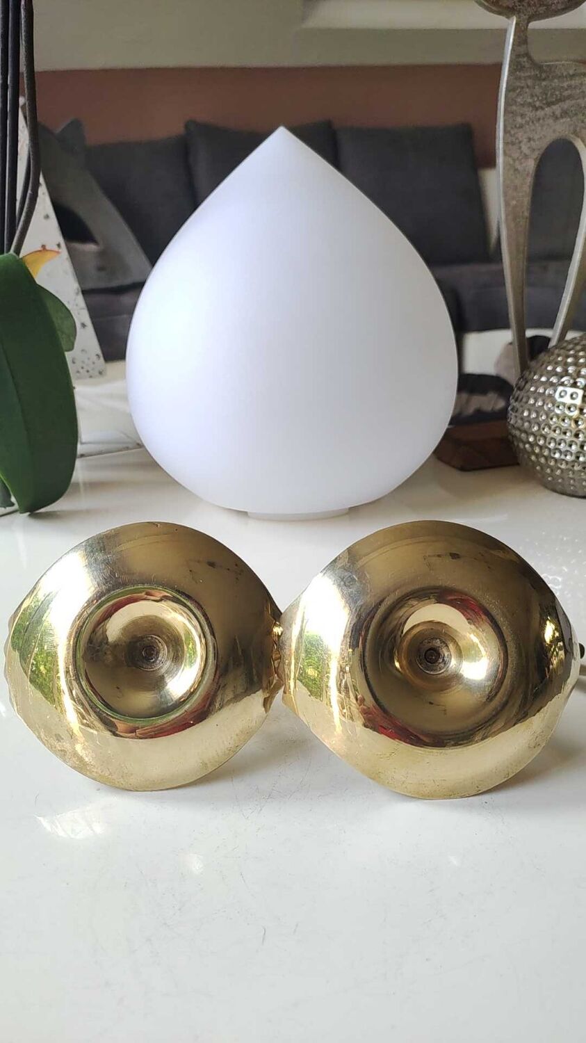 Pair of hand candle holders/Cellar rats shape swans, in polished brass. 1950s