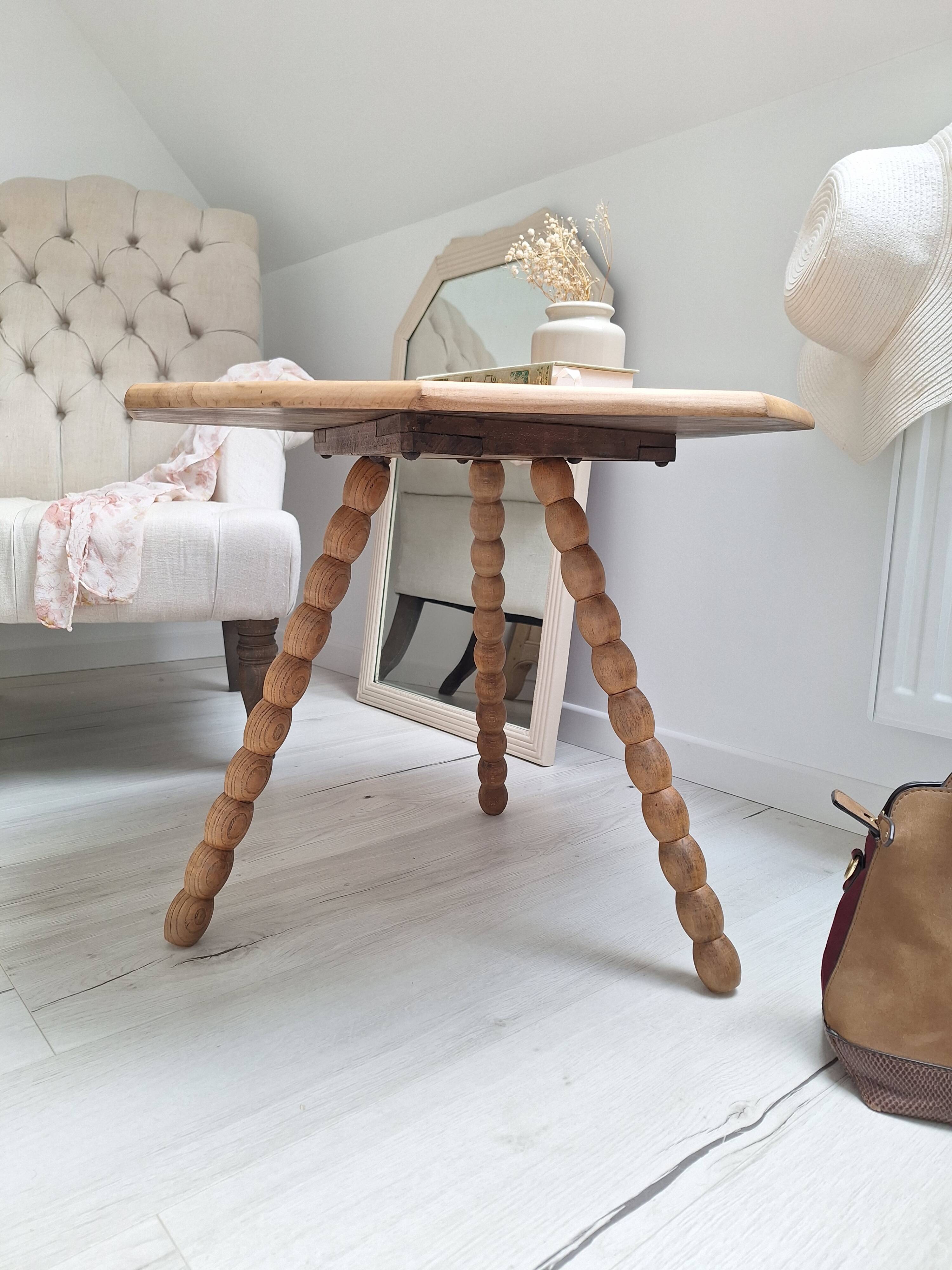 Table basse / bout de canapé / Table d'appoint tripode plateau octogone