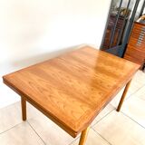 Extendable dining table in NATHAN teak