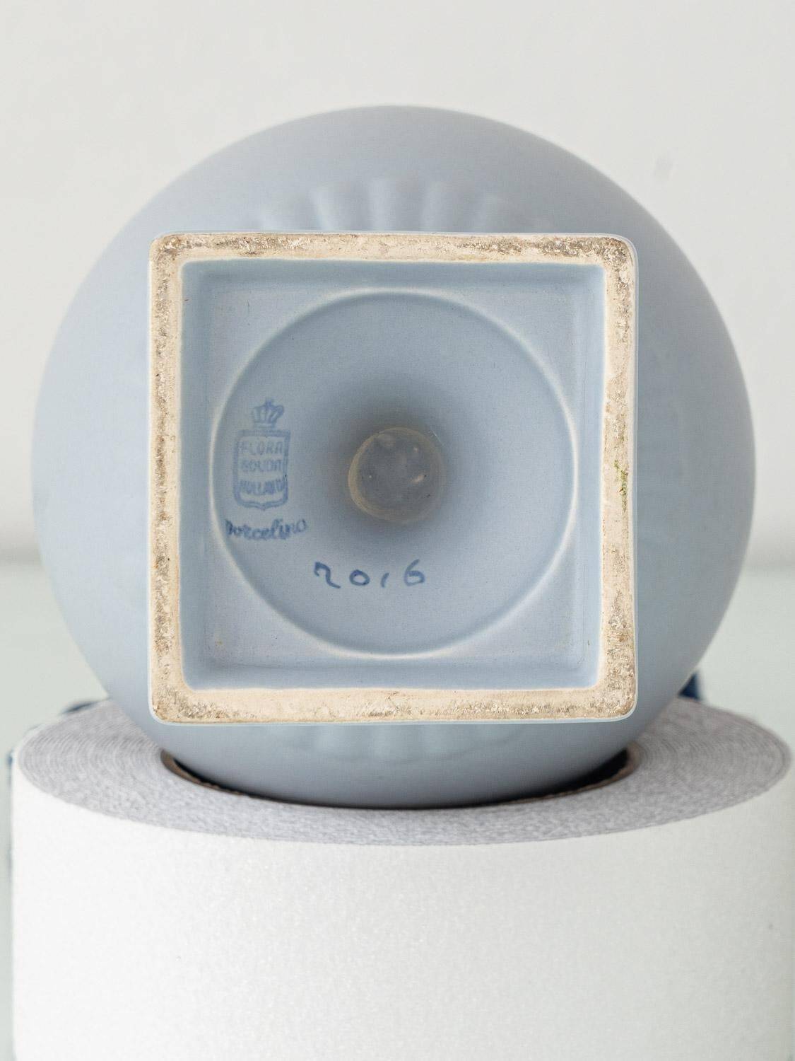 Neoclassical blue ceramic table lamp, pleated William Morris Acanthus shade.