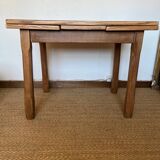 Extendable farmhouse table with 2 vintage leaves