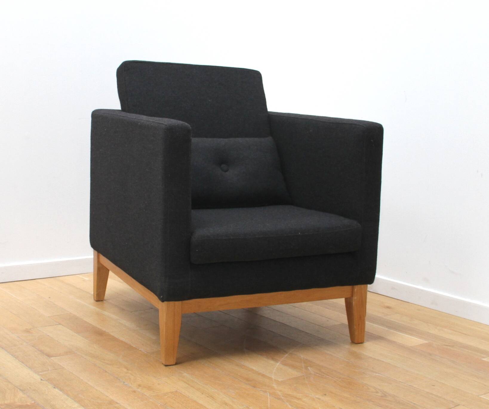 Day armchair, Design House