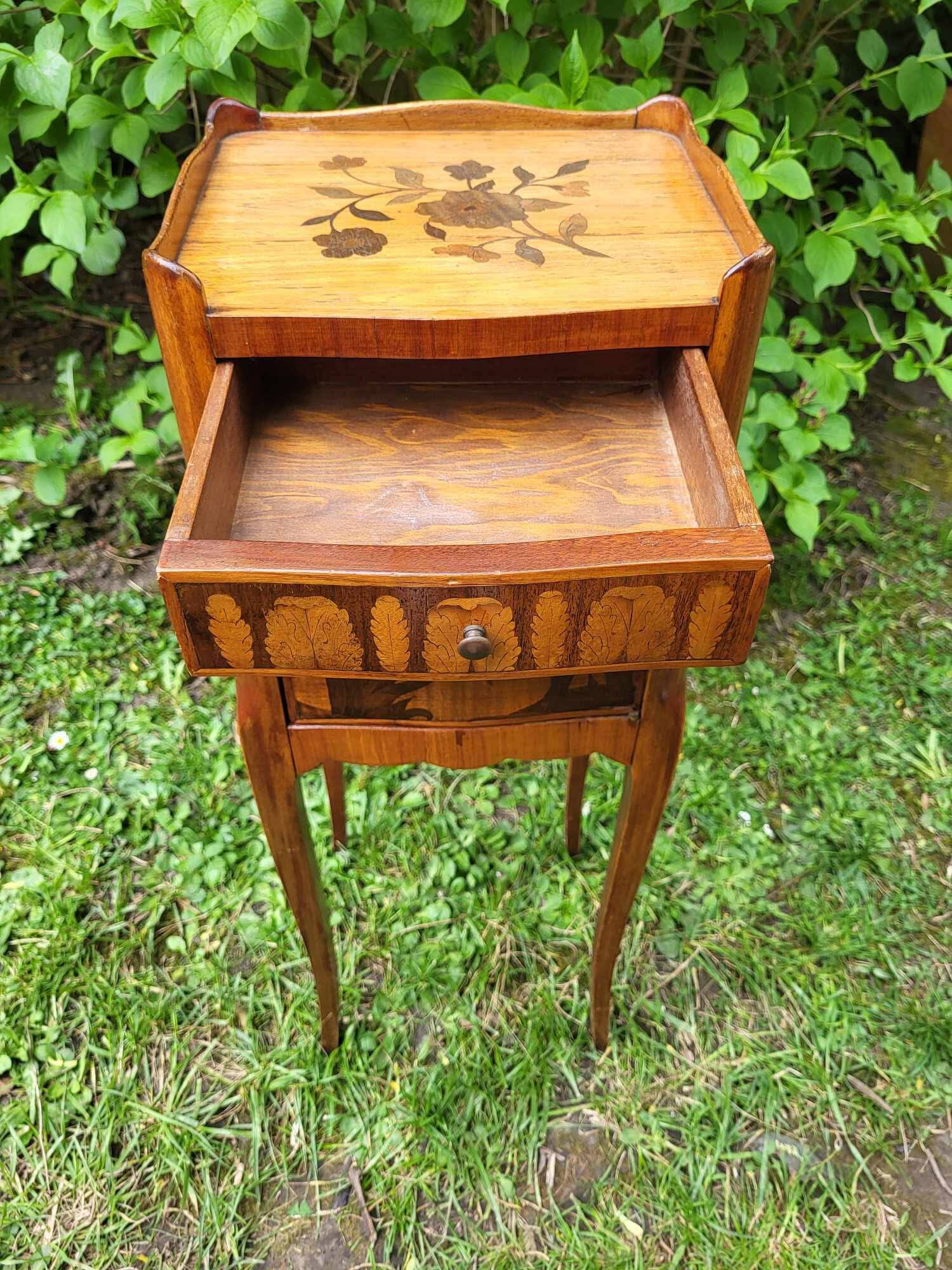 Chevet, meuble d’appoint ancien
