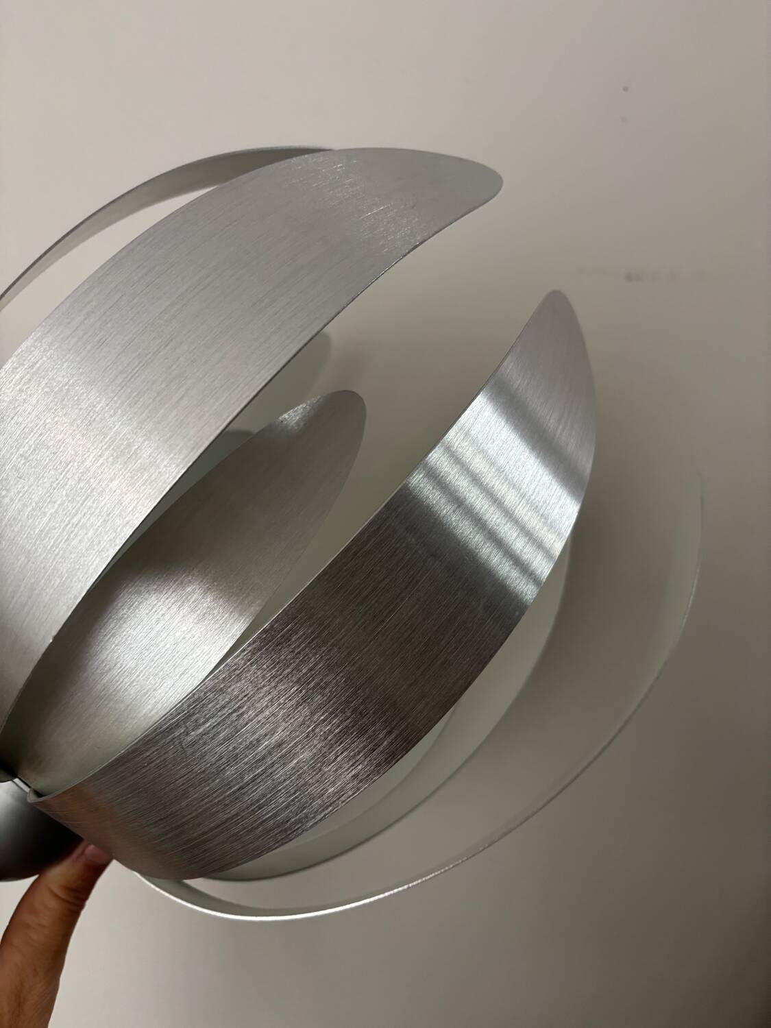 Metal flower pendant