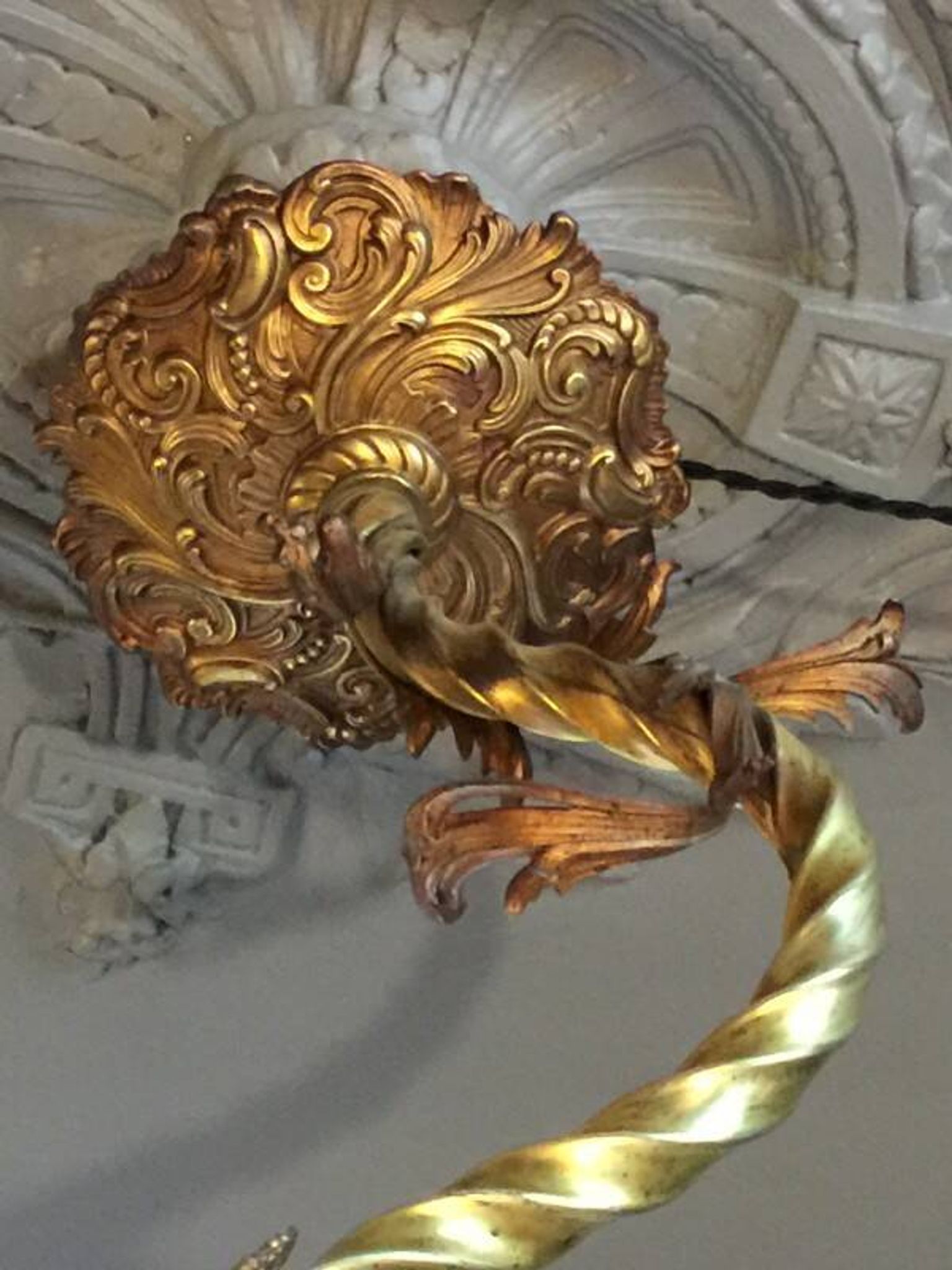 Napoleon III bronze chandelier, Louis XV style, baroque rocaille twist, 189