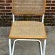 Chaise Cesca modèle b32 en blanc et bois par Marcel Breuer