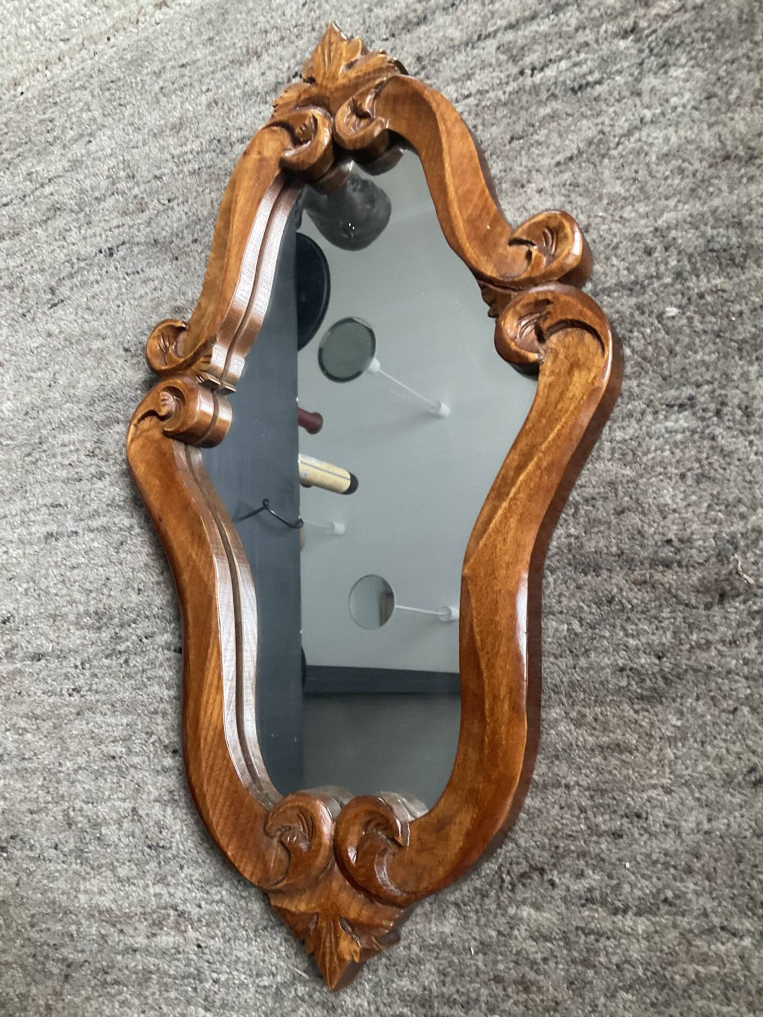Miroir vintage en bois sculpté