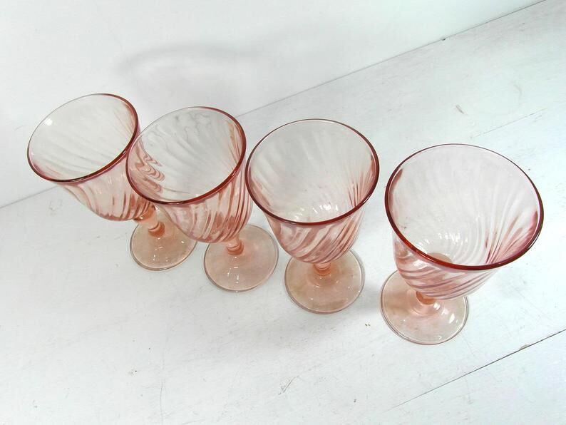 Lot of 4 glasses a wine or water, roses from Arcoroc