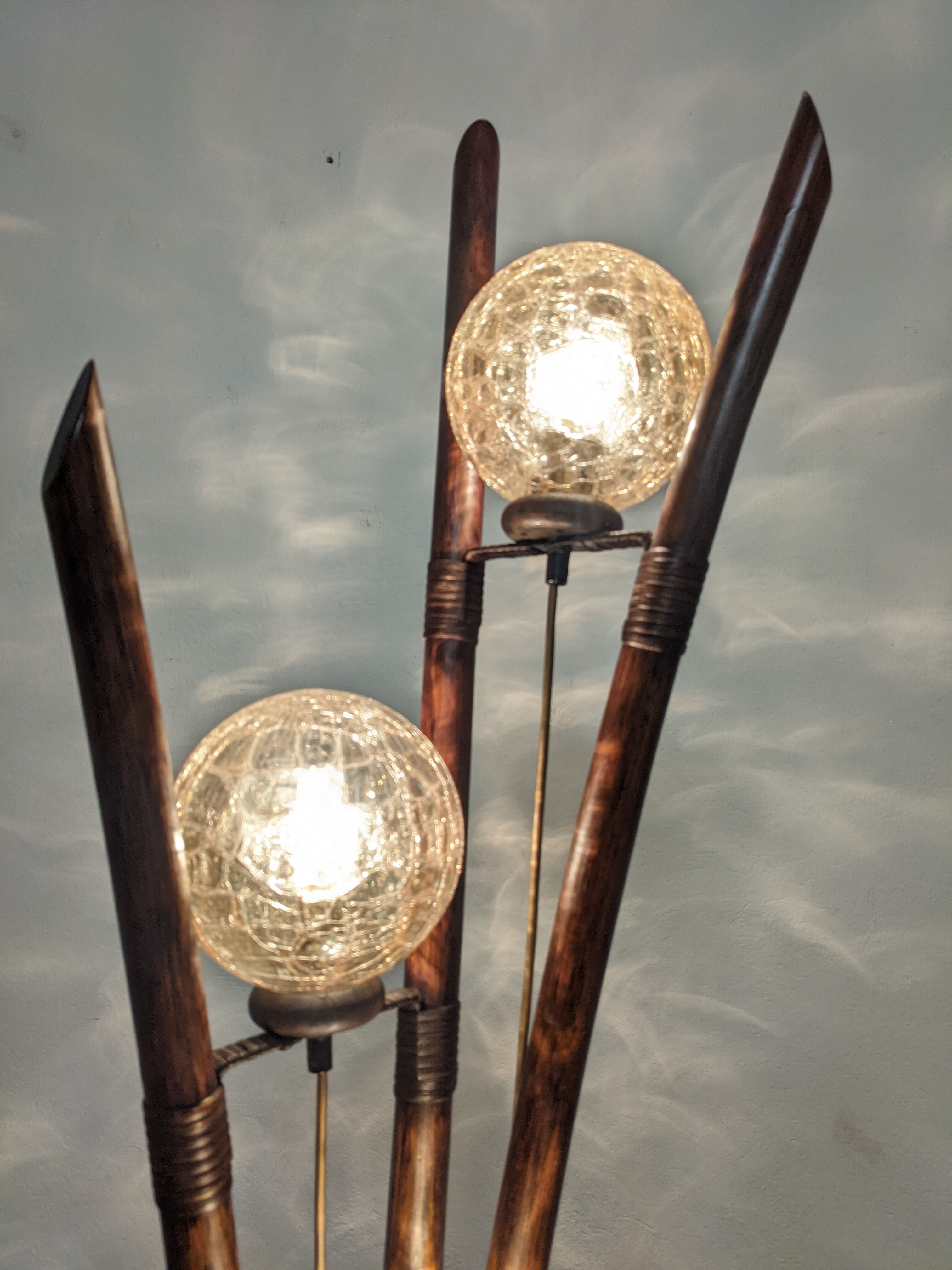 Tripod lamp in bamboo and glass from the 60s/70s