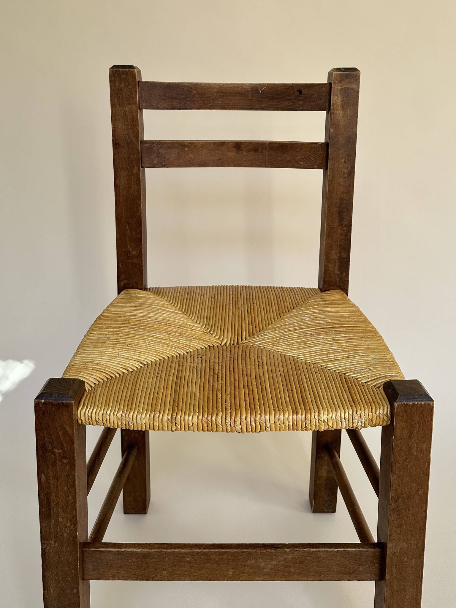 Set de quatre chaises paysannes paillées