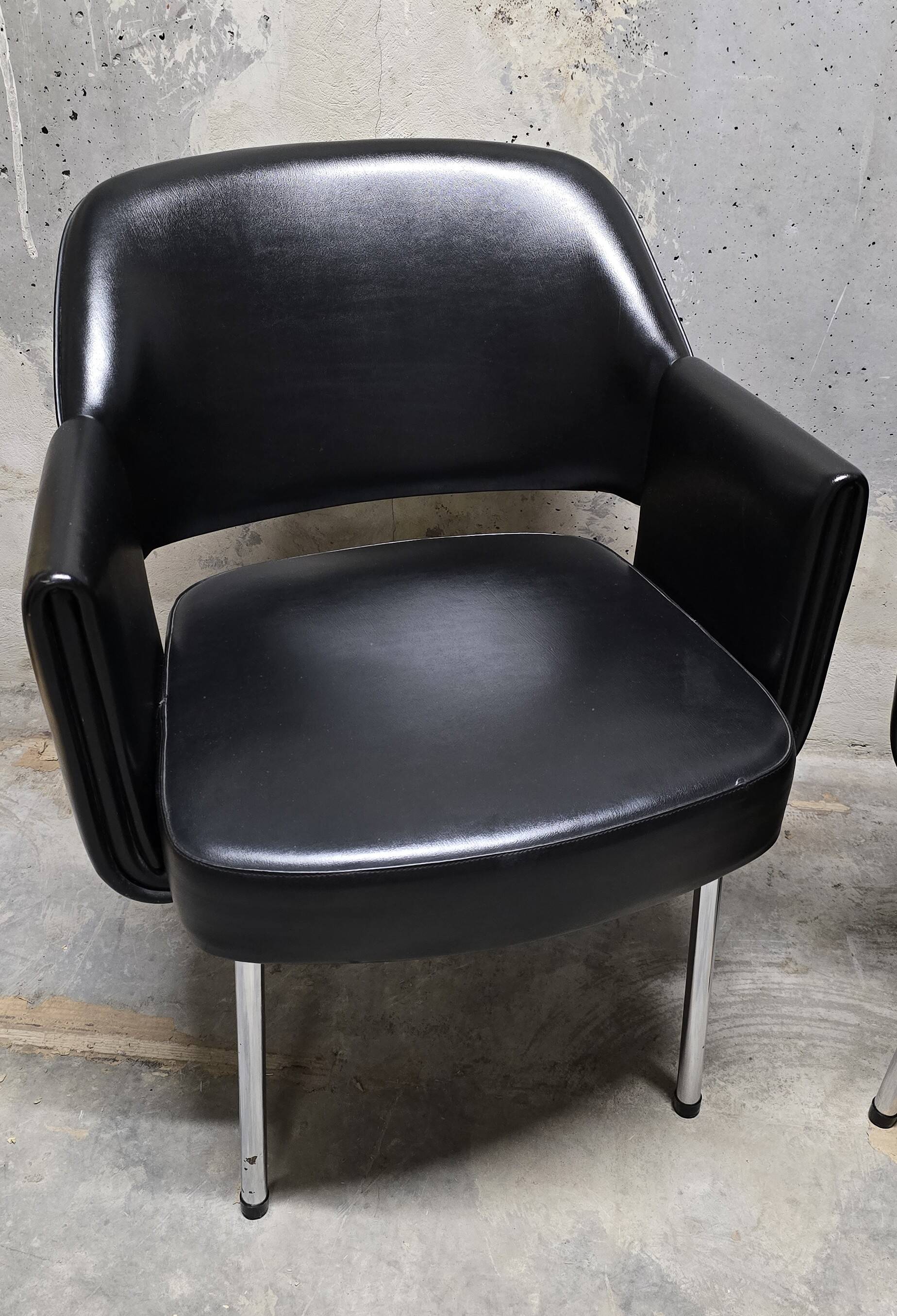 Pair of Deauville model armchairs for Airborne 1960