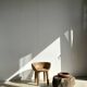 Chaise quadripode assise ronde à petit dossier en manguier naturel monoxyle