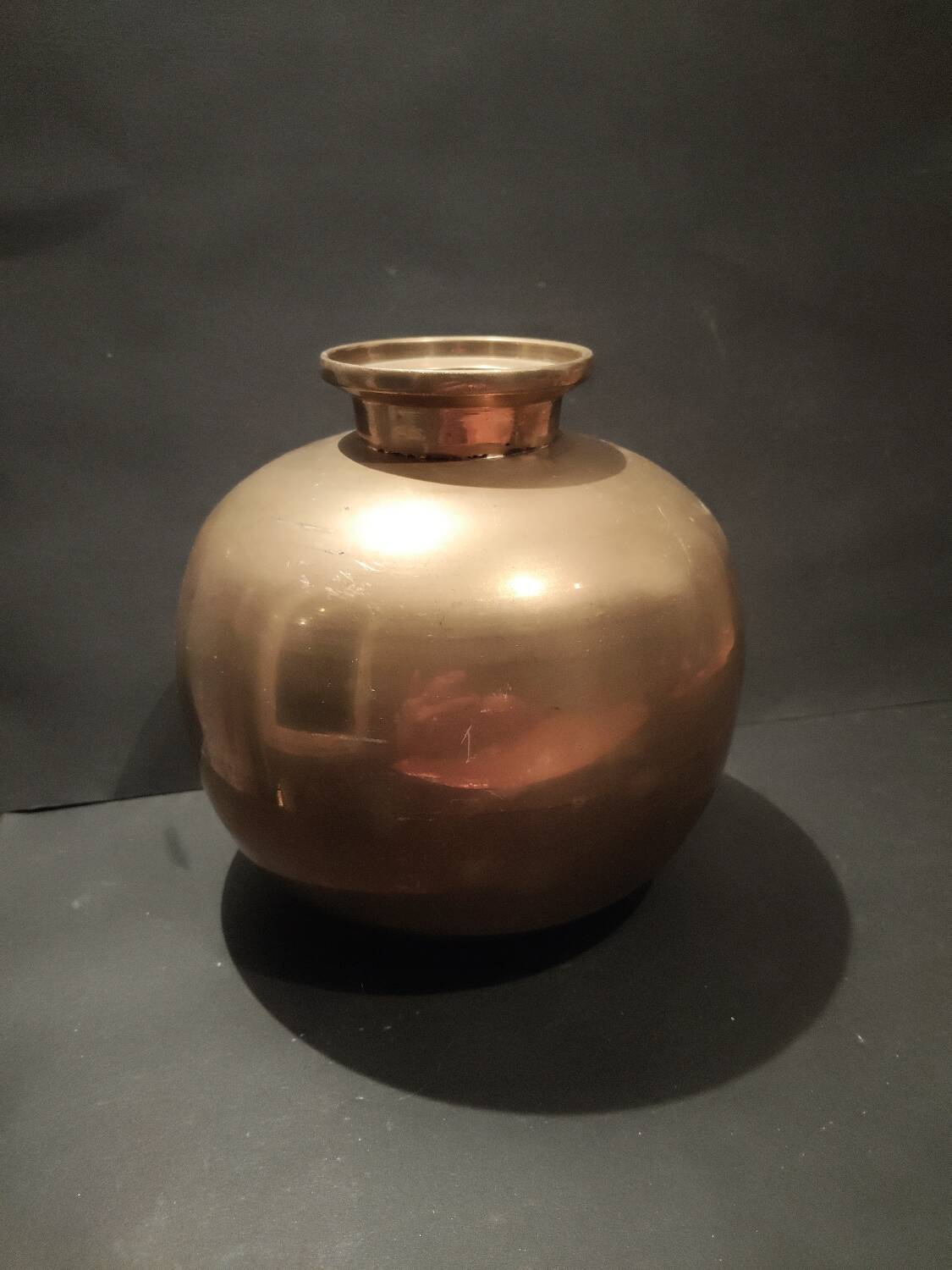 Golden brass spherical vase – Indian craftsmanship – 1980s