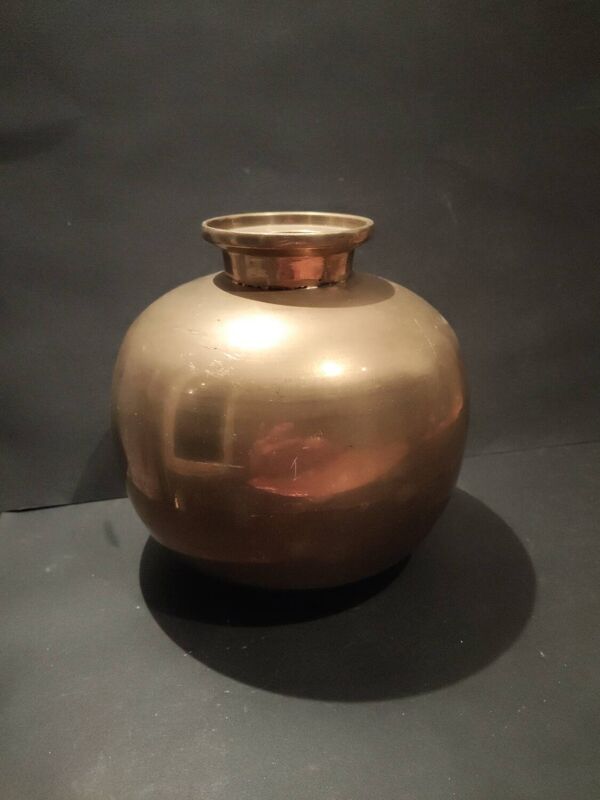Vase sphérique en laiton doré – artisanat indien – années 80