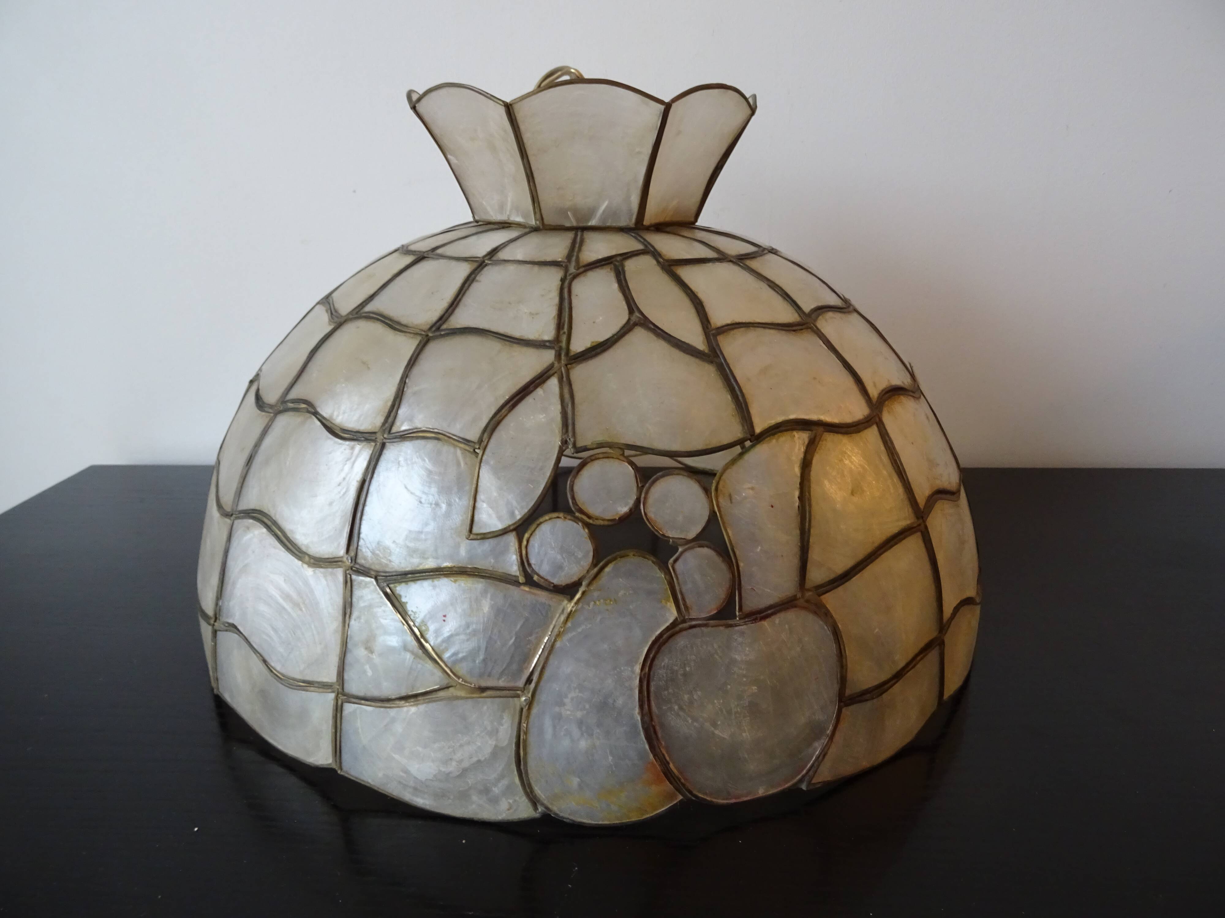 Vintage mother-of-pearl suspension year 70