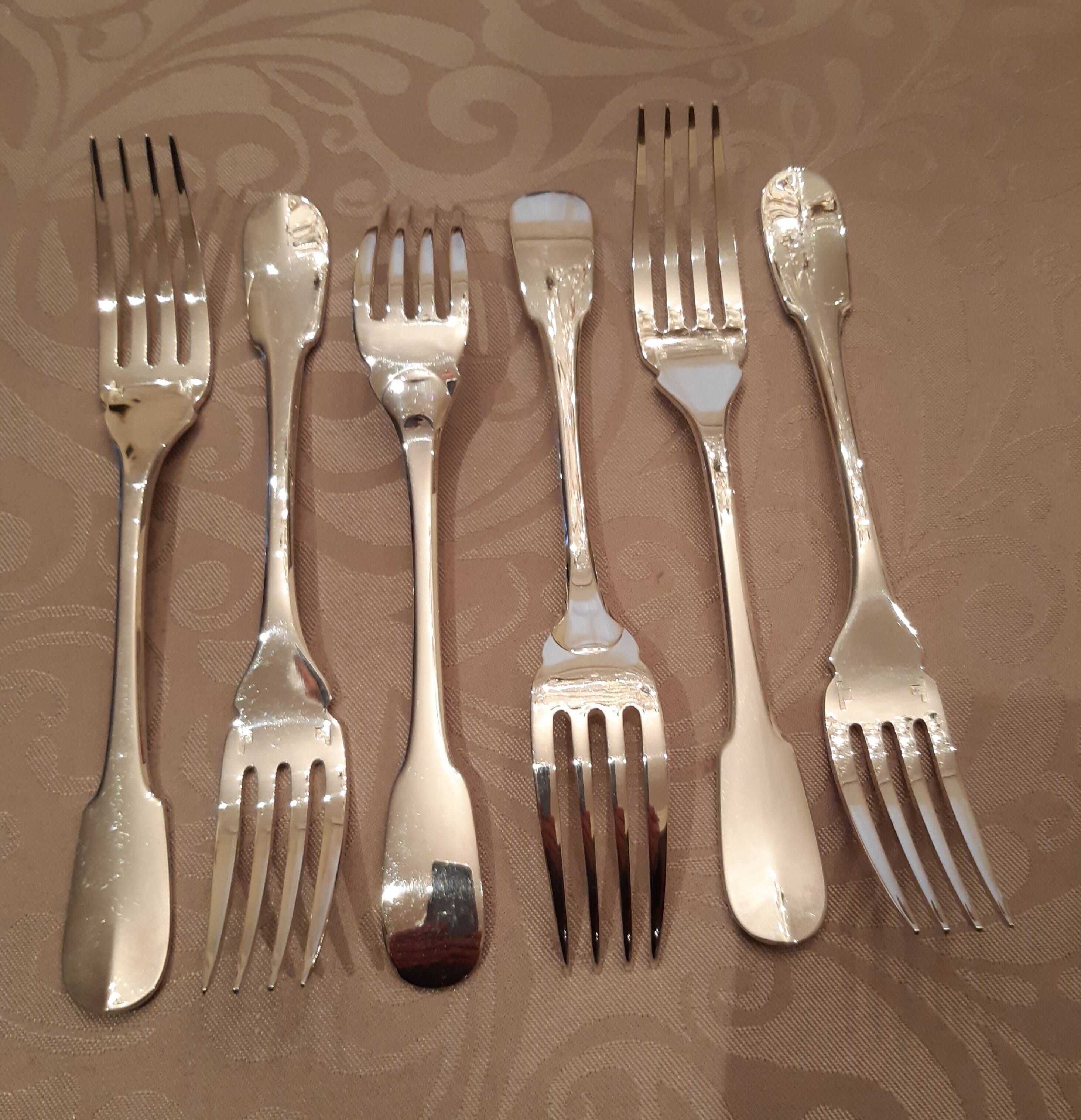 6 christofle Cluny fish forks, very good condition.