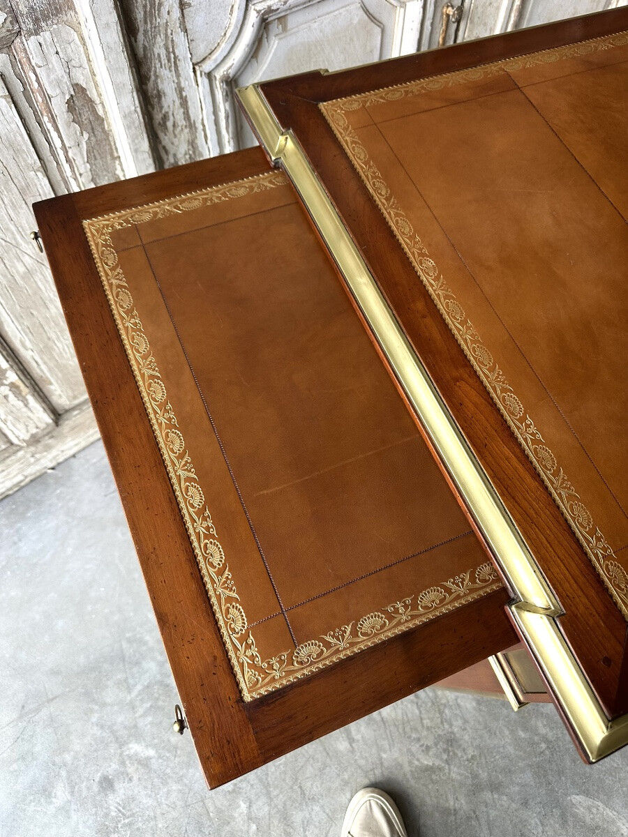 Flat desk in Directoire style