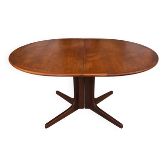 Baumann oval table in solid teak