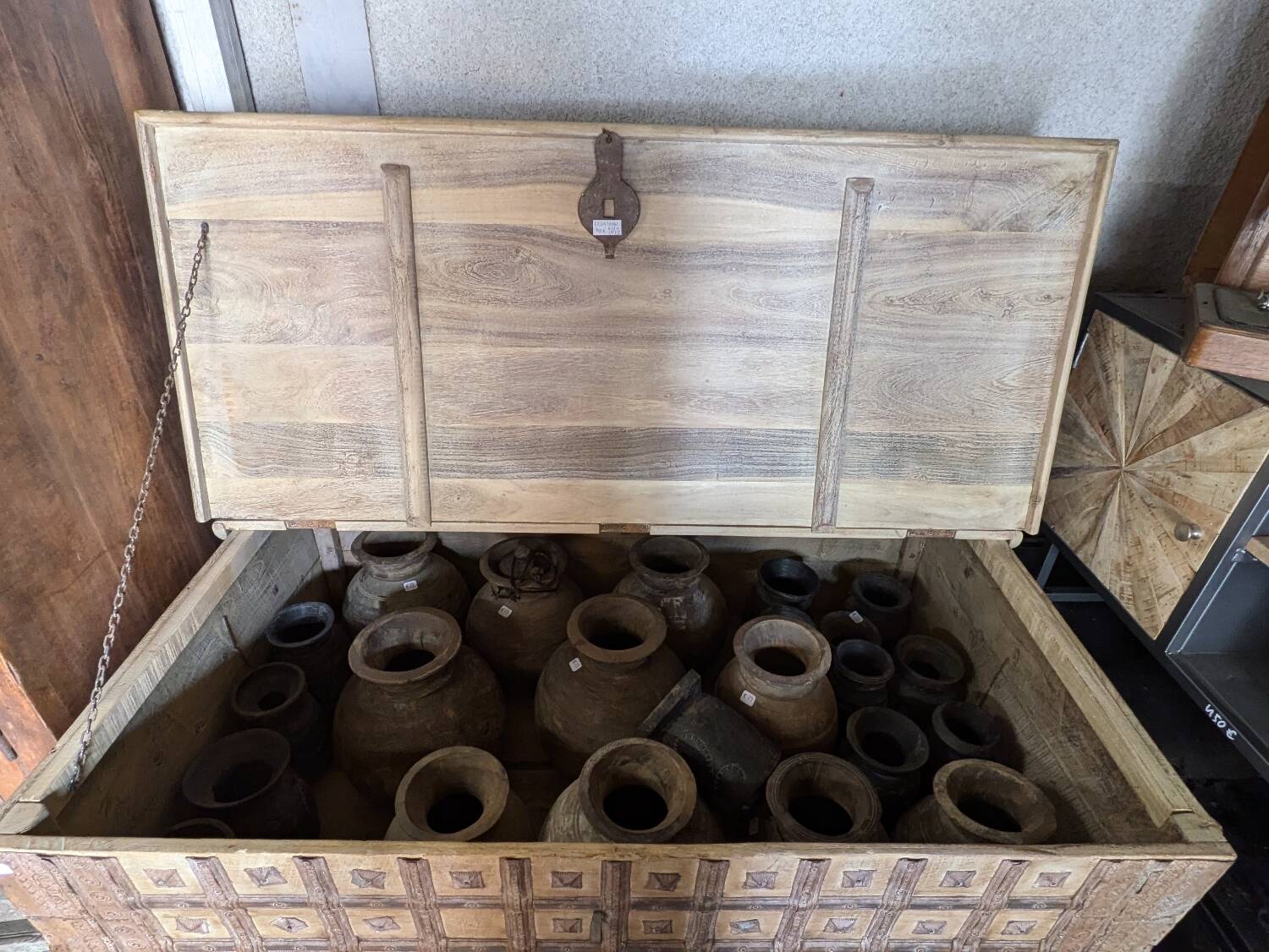 Authentic antique chest/trunk from Rajasthan, hammered metal and teak