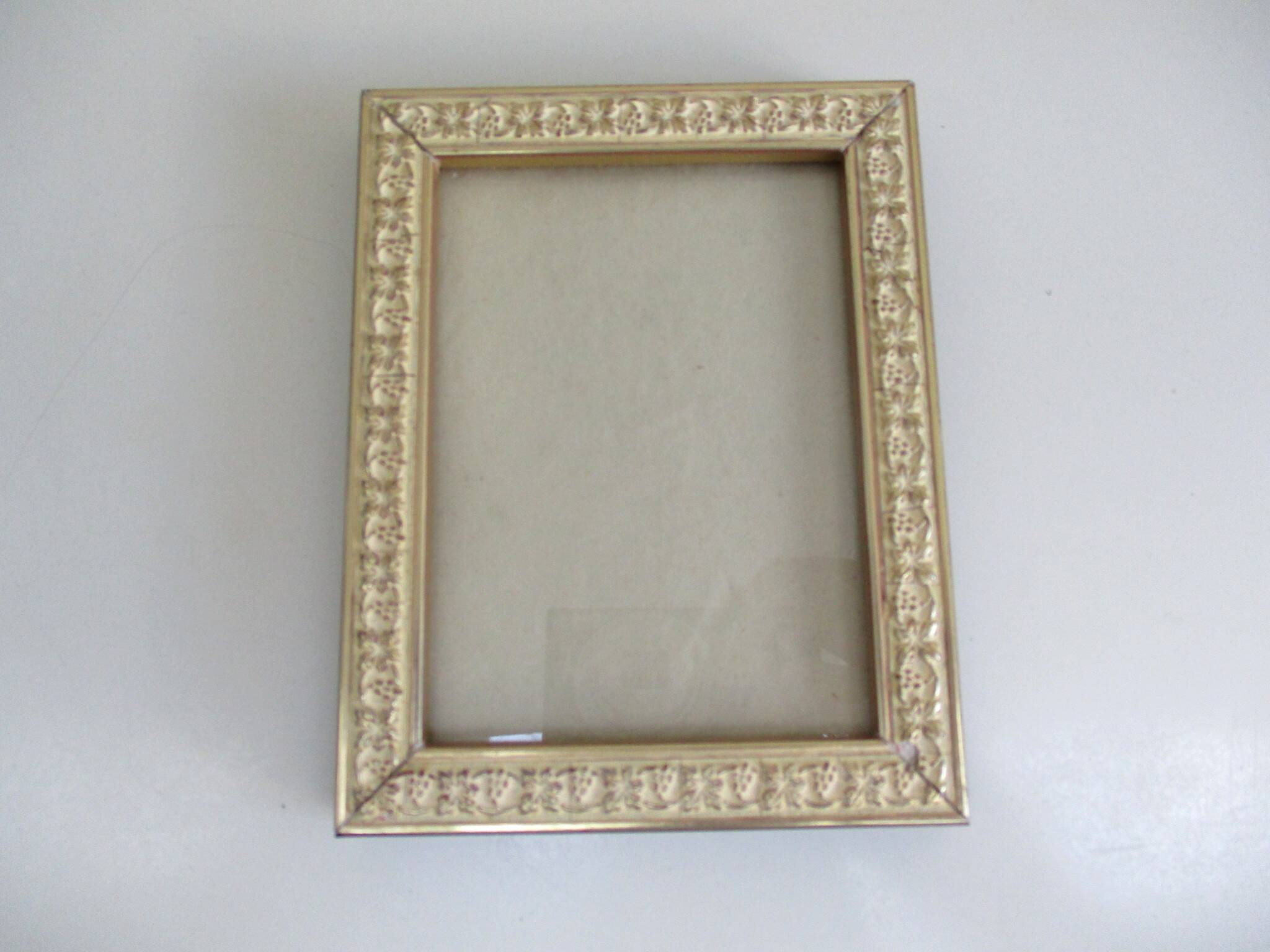 Vintage frame for 84 x 113 mm subject