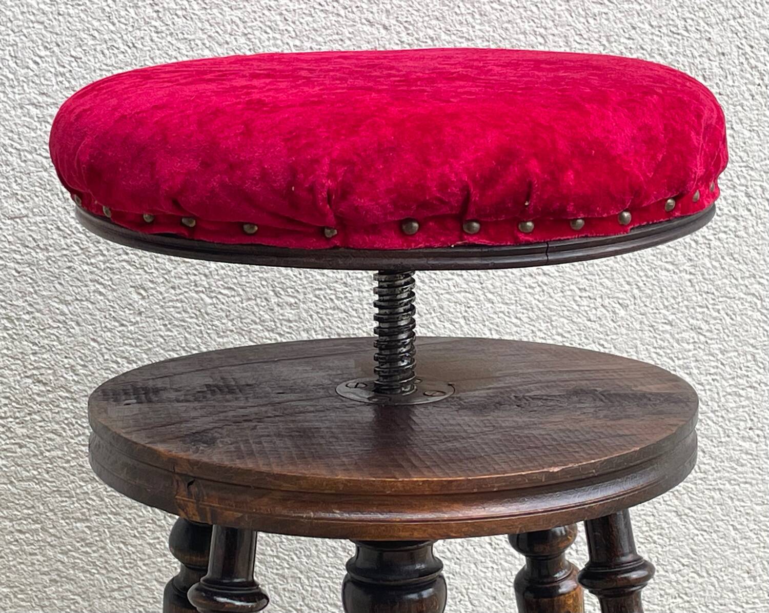 Napoleon III piano stool