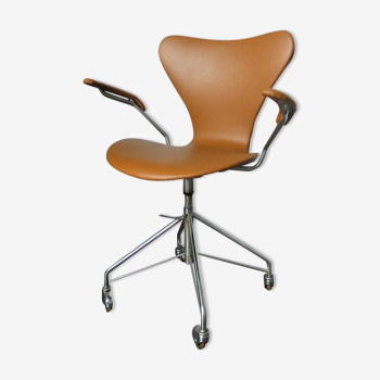 Chaise de bureau 3217 en cuir Arne Jacobsen pour Fritz Hansen années 1960s