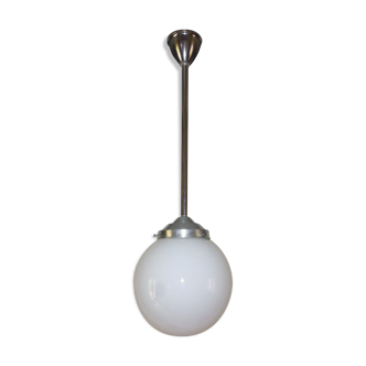 Suspension boule opaline art déco hauteur 65 cm