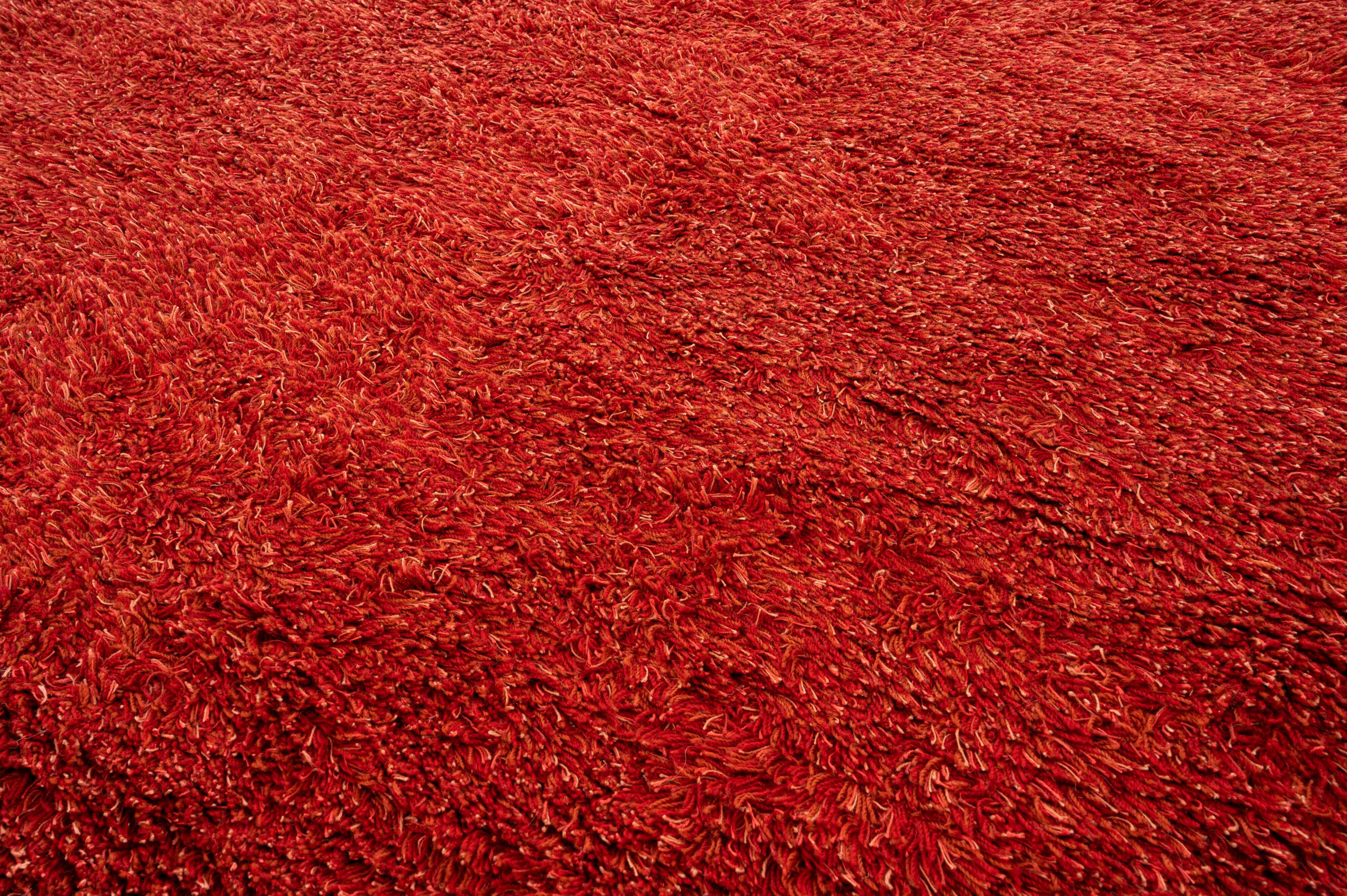 Scandinavian design rya rug by Karin Bernholm. Round, dia 196-198 cm (77-78 in)