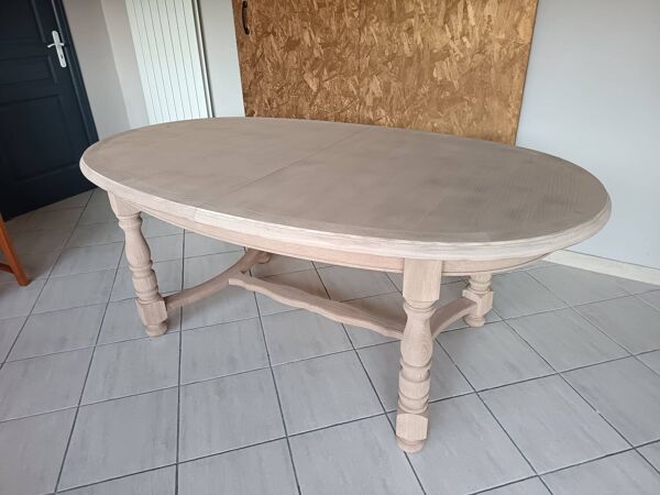 Table ovale en chêne massif rénovée