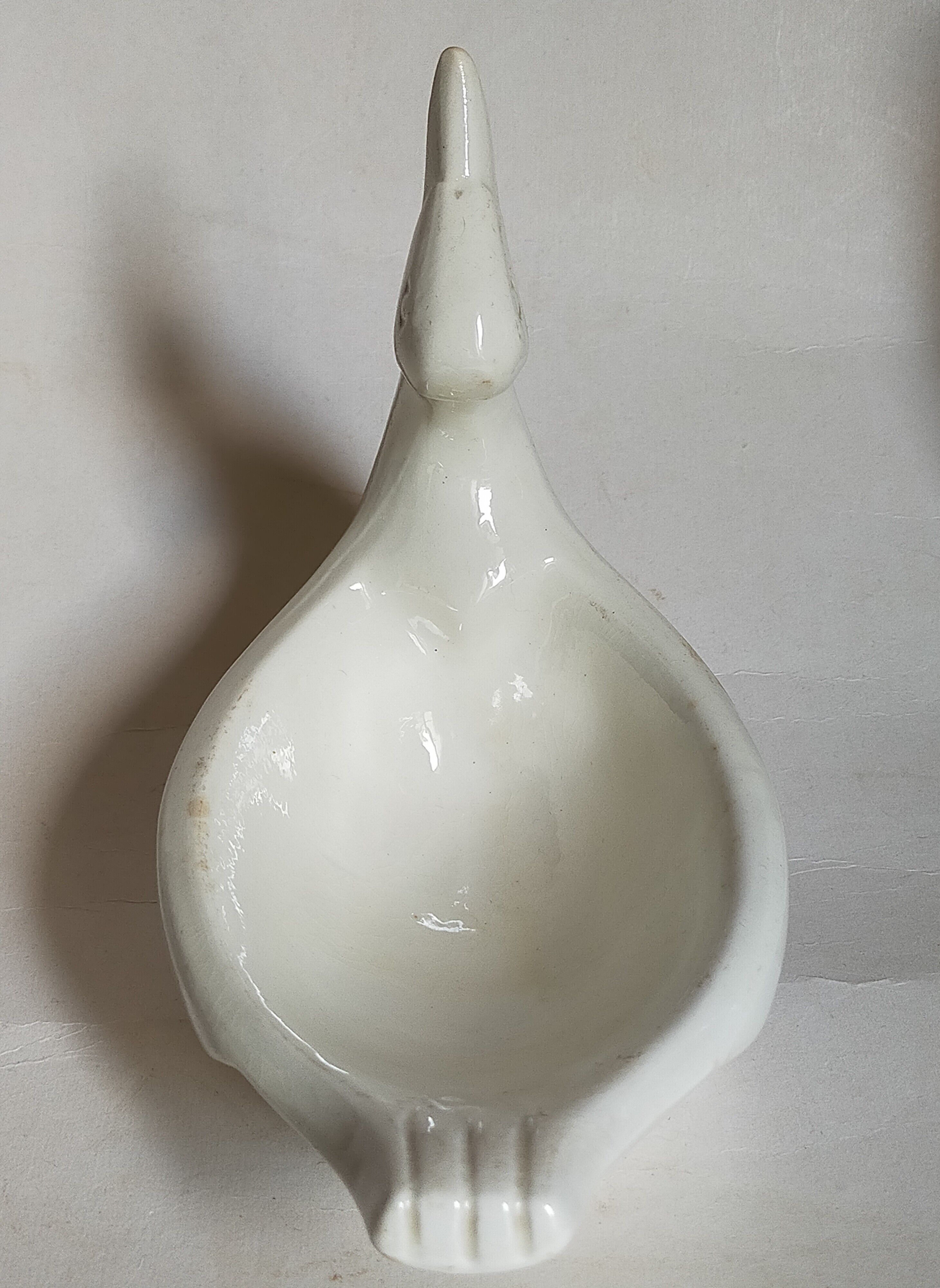 Empty pockets bird soap holder white ceramic Art-deco