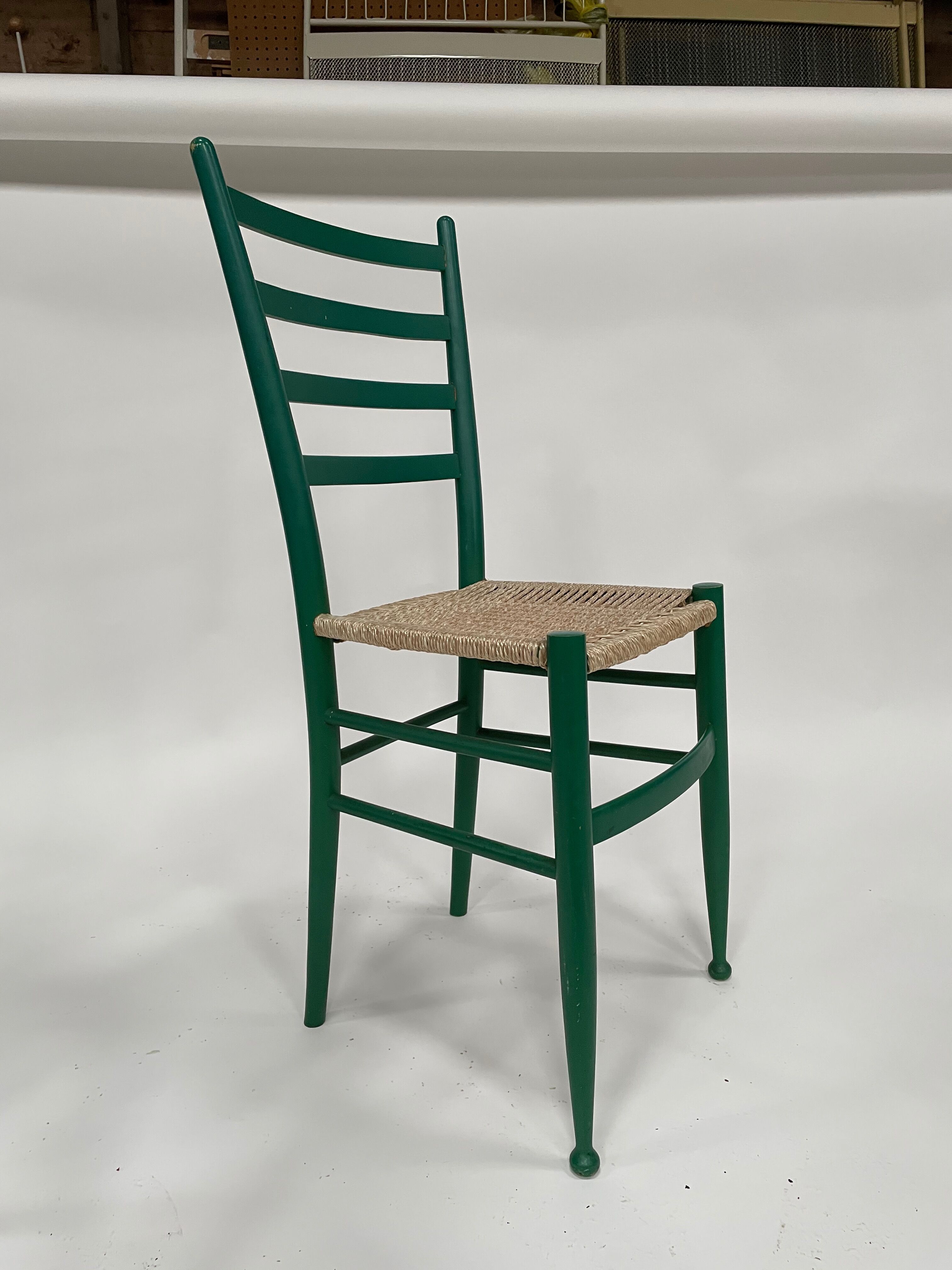 Lot de 4 chaises en bois dans le modèle italien de Chiavari