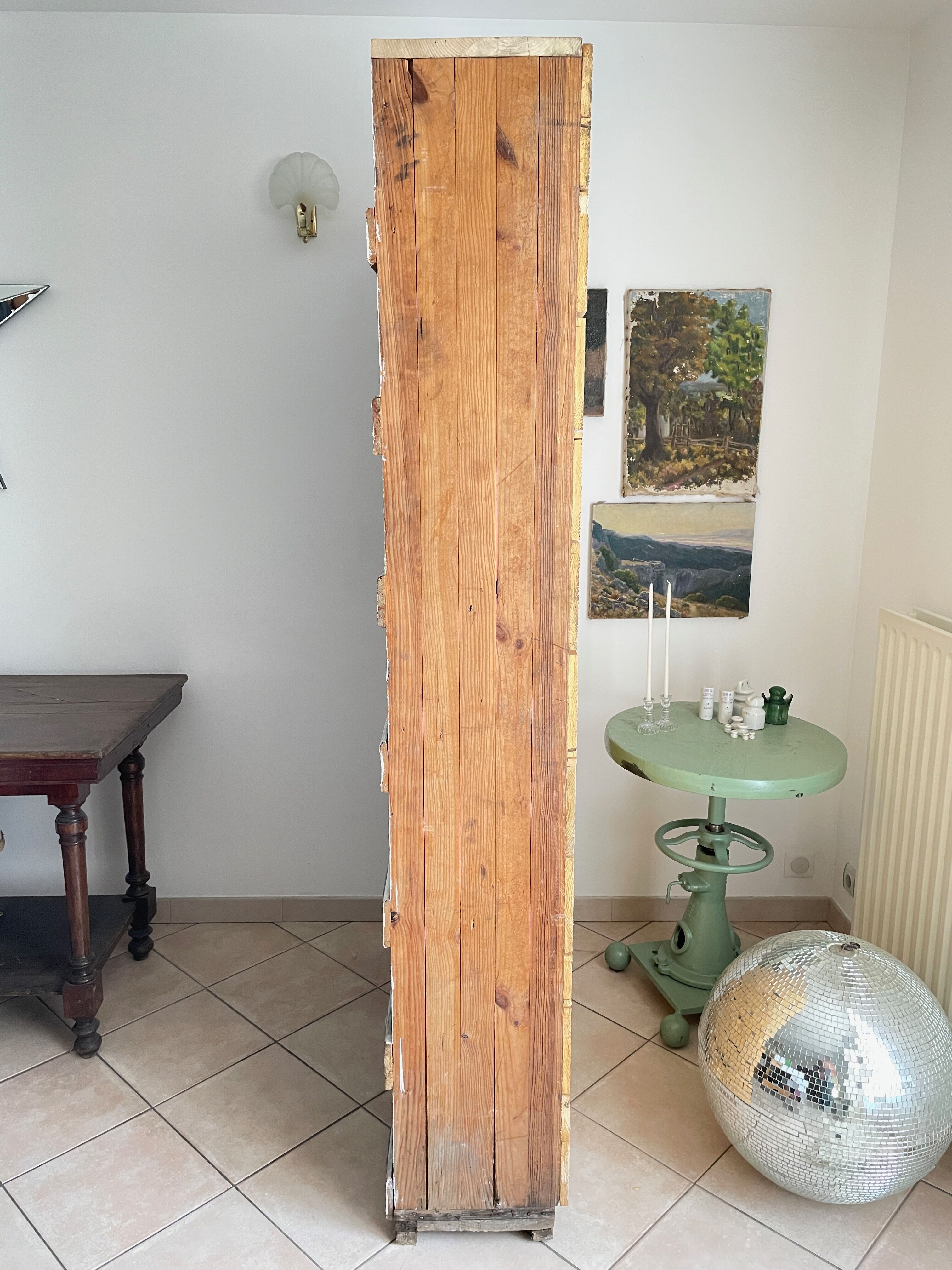 Workshop furniture with lockers