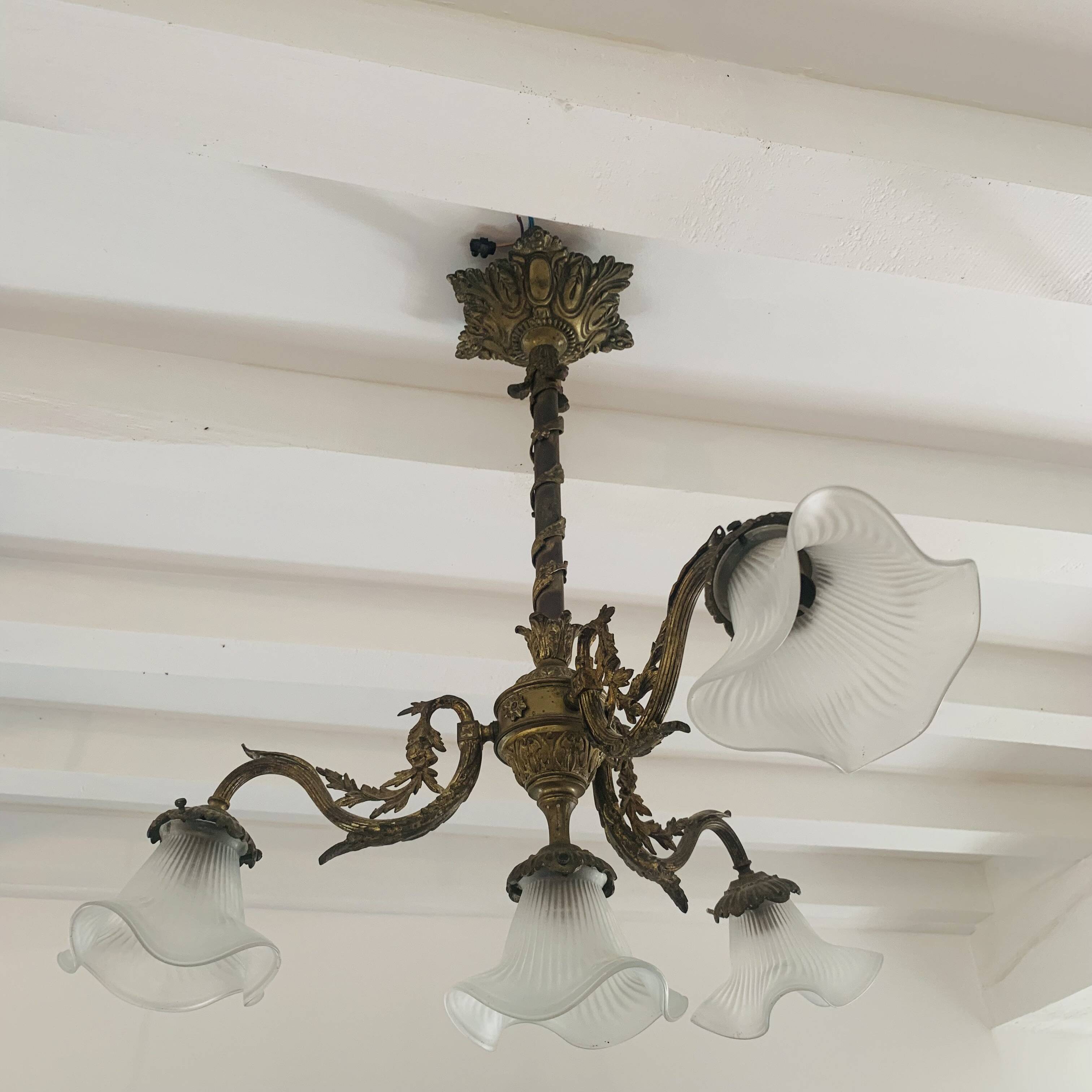 Bronze chandelier 4 tulips