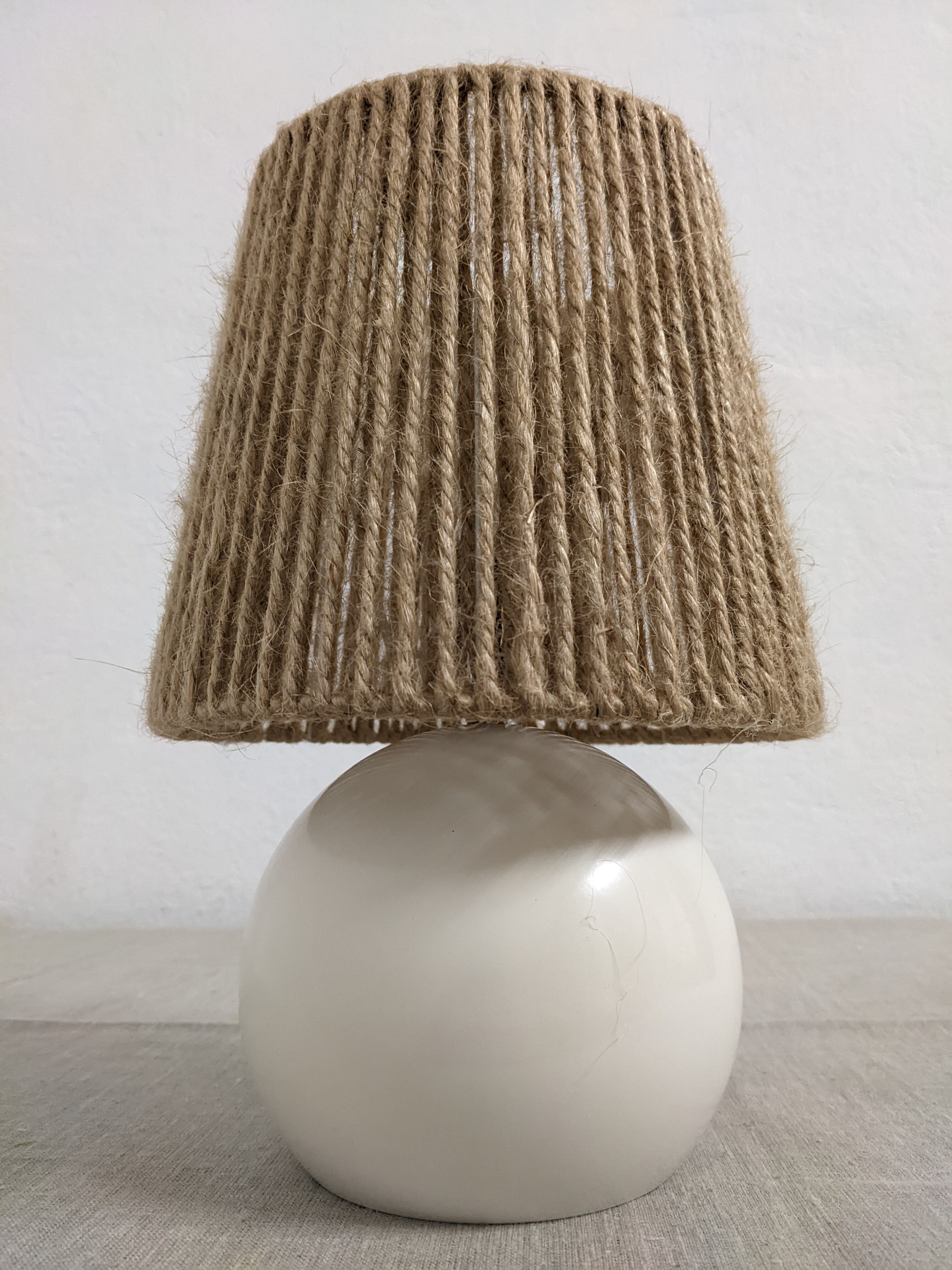 Lampe boule vintage métal et corde de jute