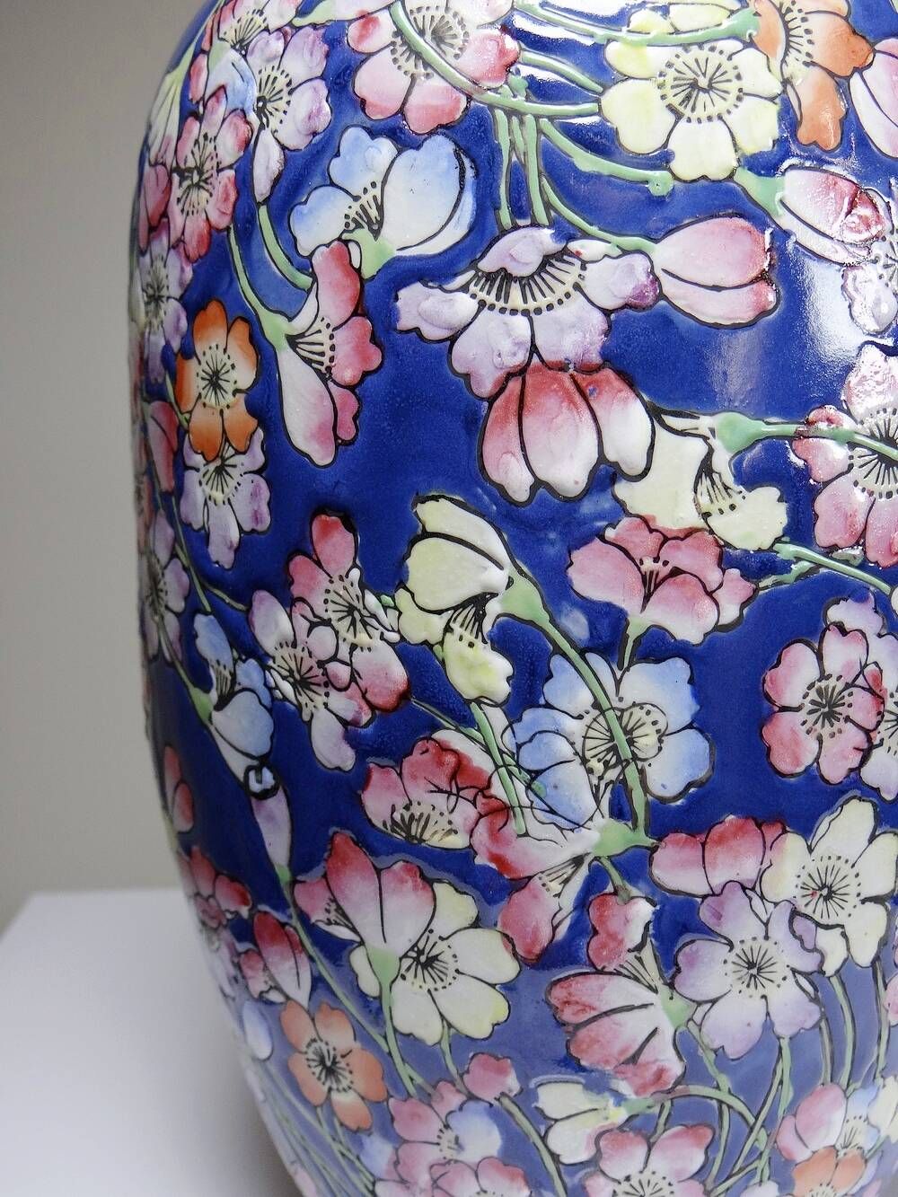Chinese vase fine porcelain handcrafted enamel "1000 cherry blossoms" vintage