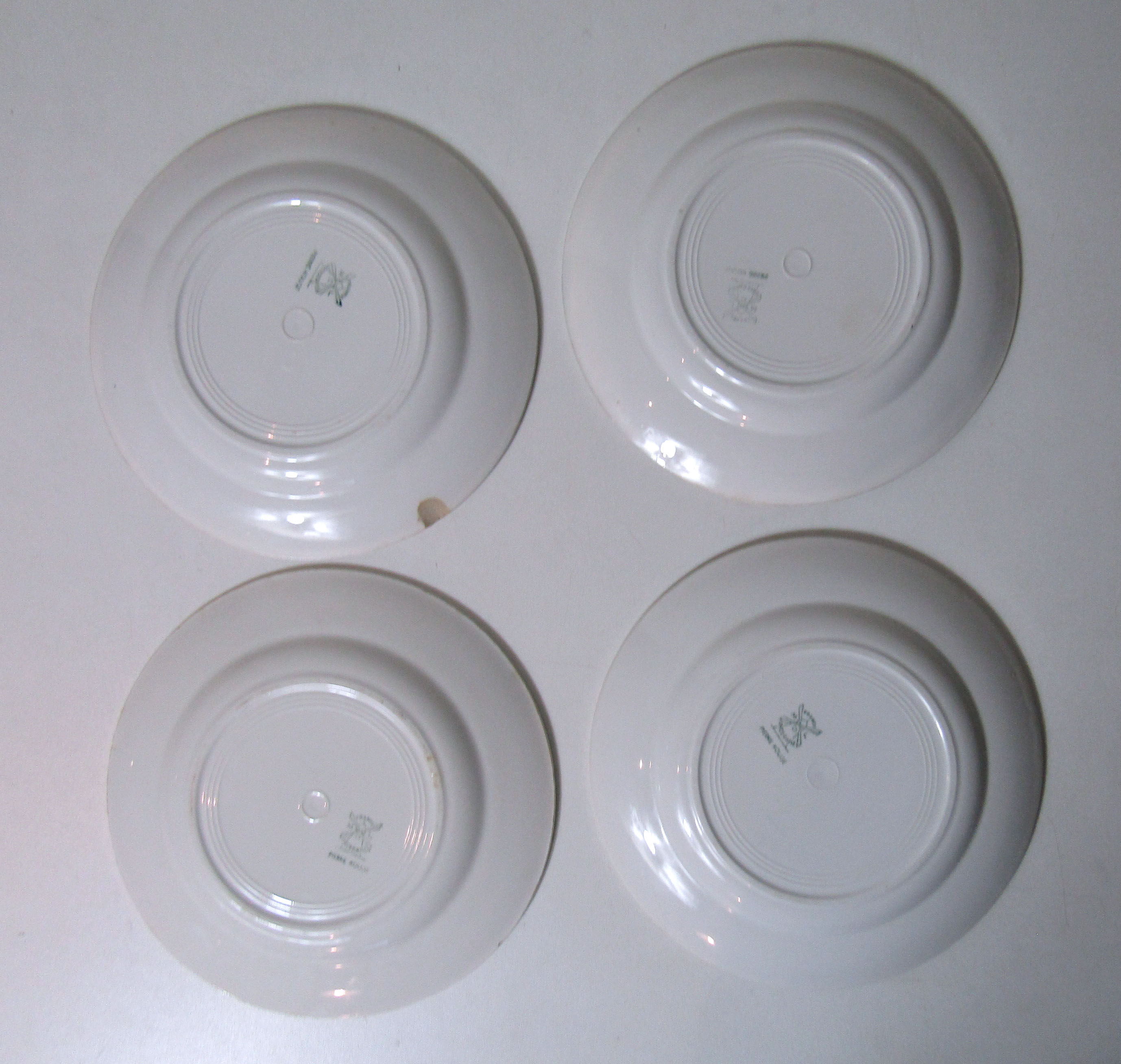 8 flat plates Moulin des Loups model red stone
