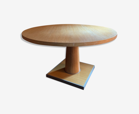 B&B Italia Round table in brushed oak Apta collection for Maxalto.