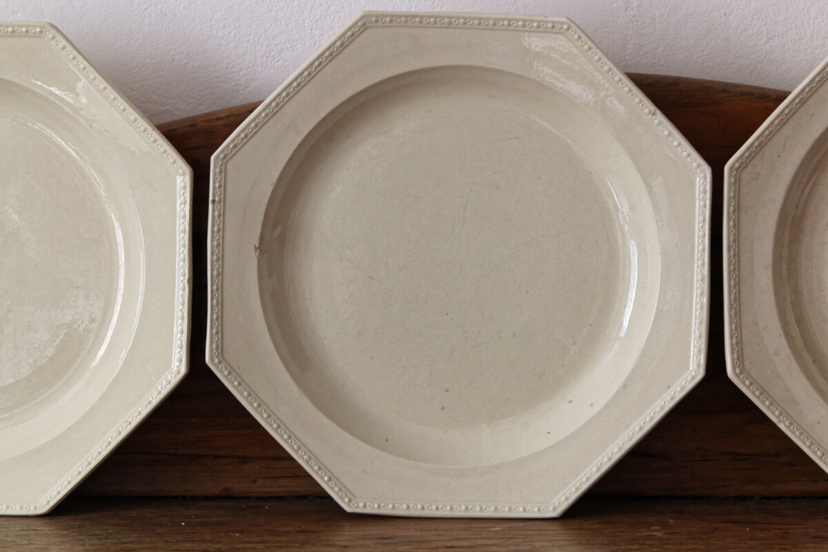 Set of 6 plates in Chantilly faience