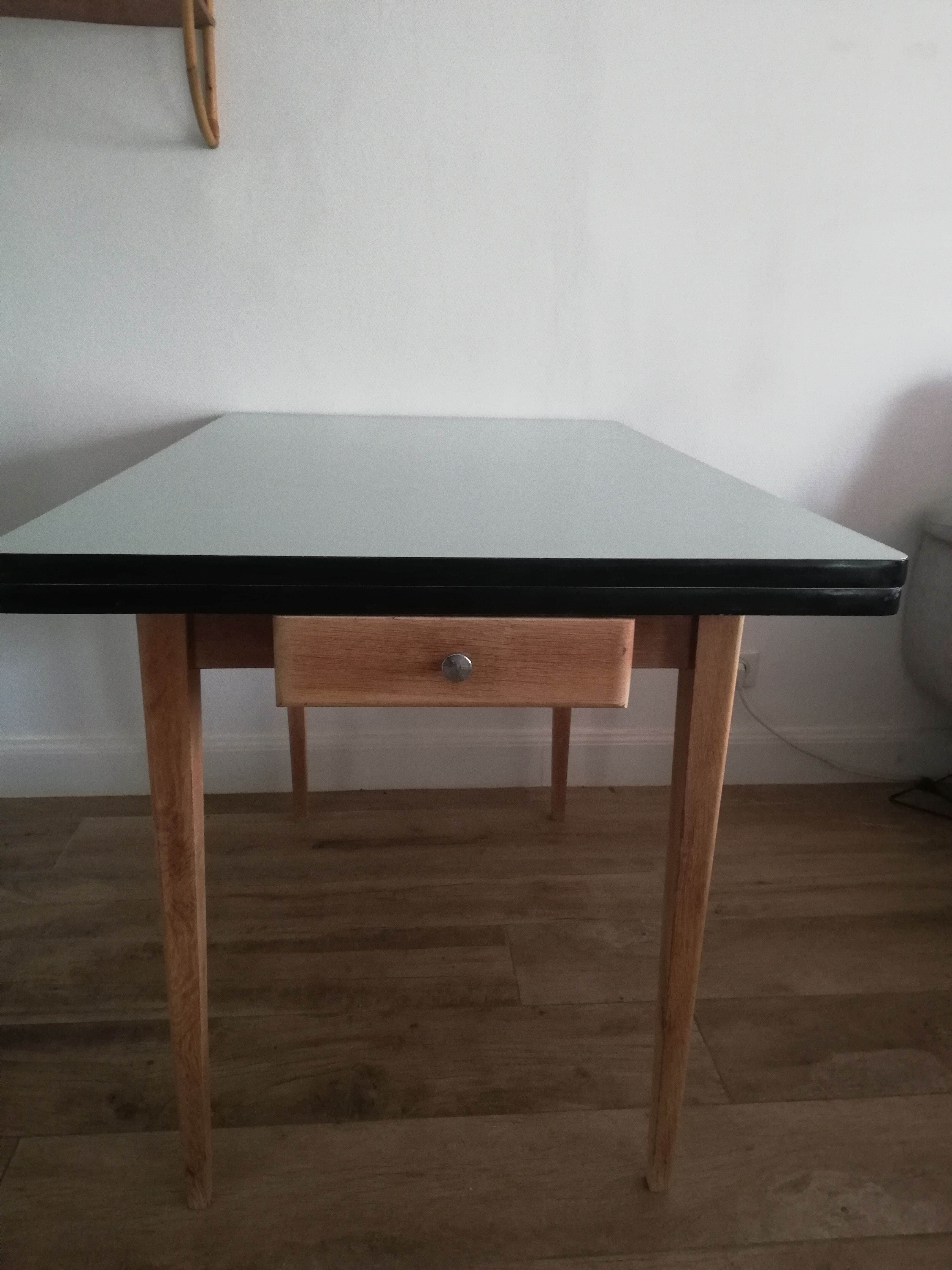 Table avec rallonges formica et chêne