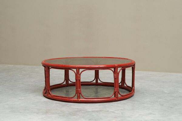 Table basse « Sang de Boeuf » en bambou laqué et verre, 20ème siècle