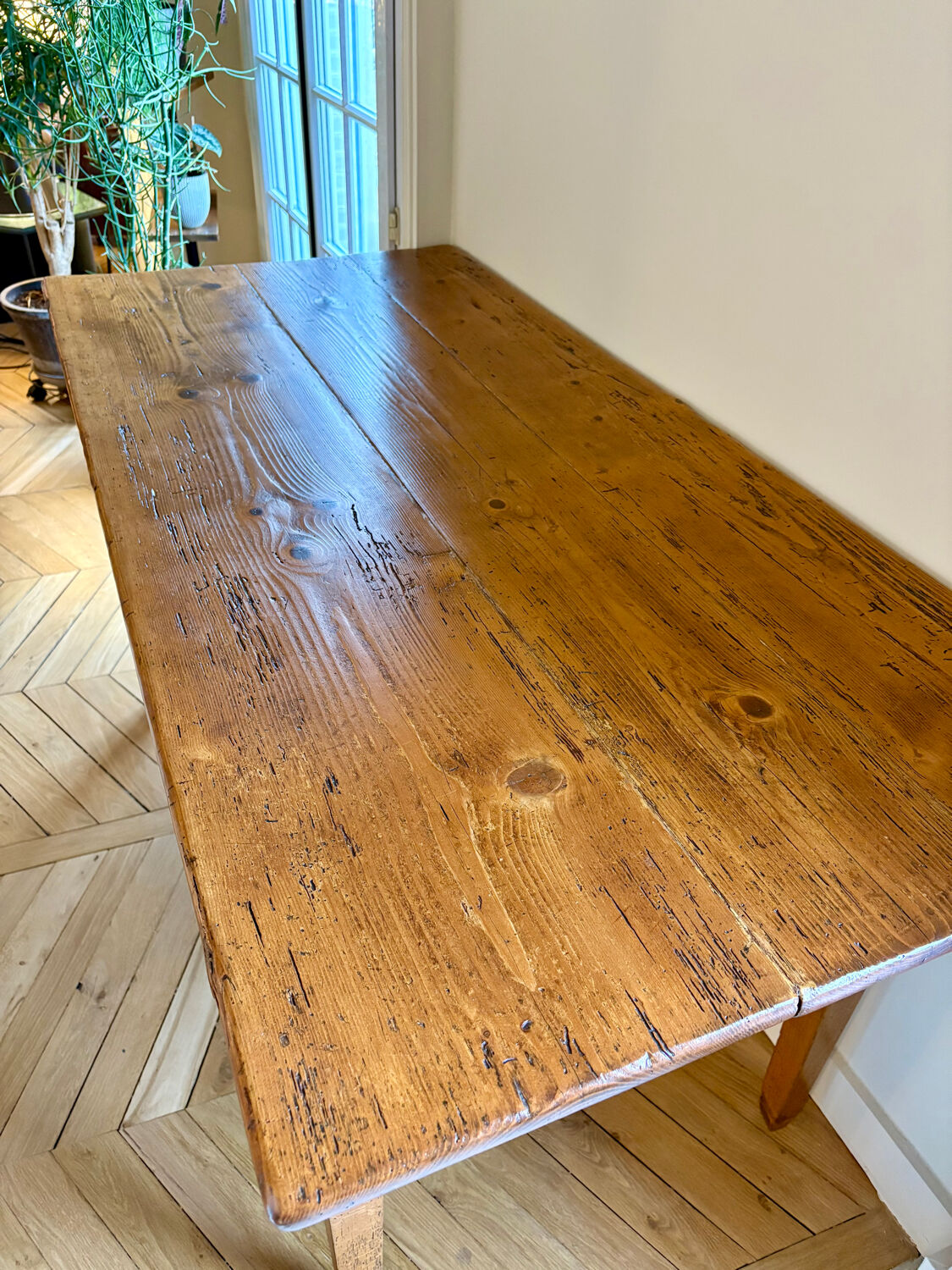 Old farmhouse table in solid oak with a drawer.