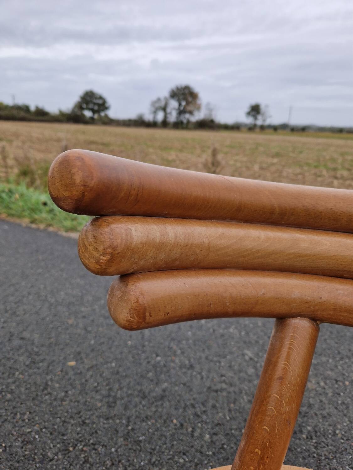 Set of 4 solid organic chairs