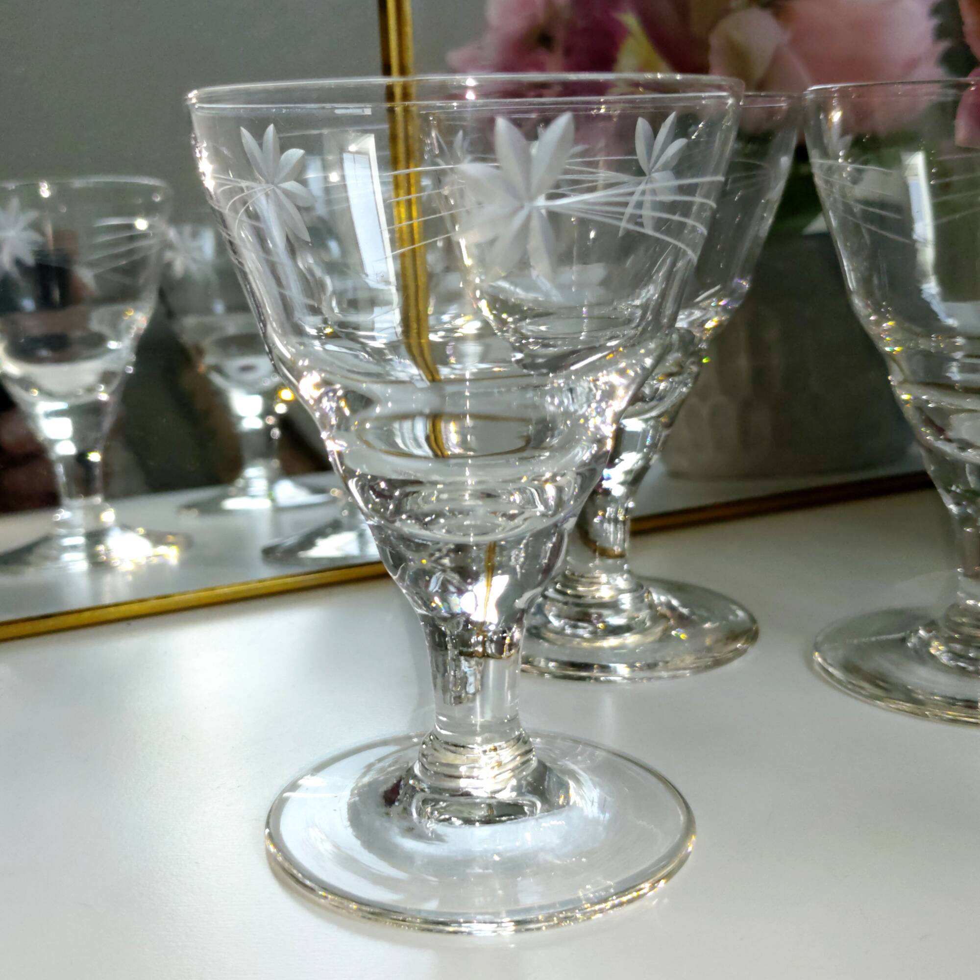 Grab it: Set of 5 Art Deco engraved crystal wine glasses - 1920