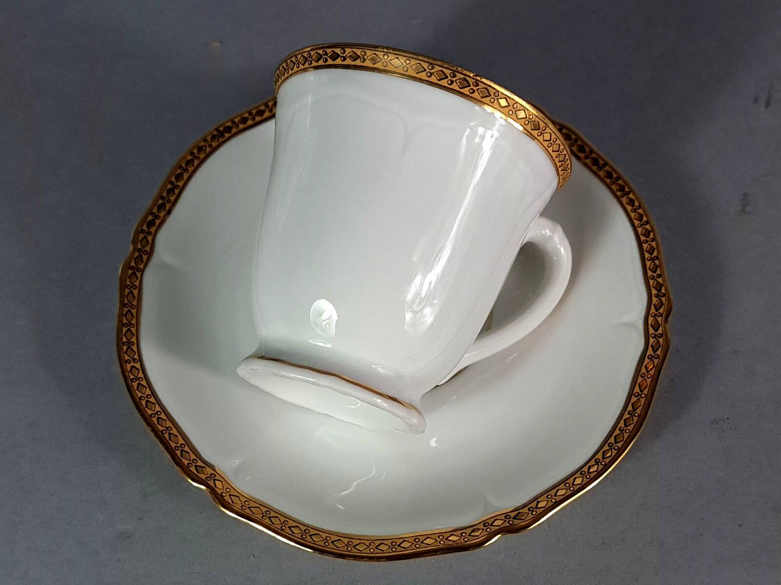 Complete coffee service for 6 people, Giraud Limoges lotus-shaped porcelain C749