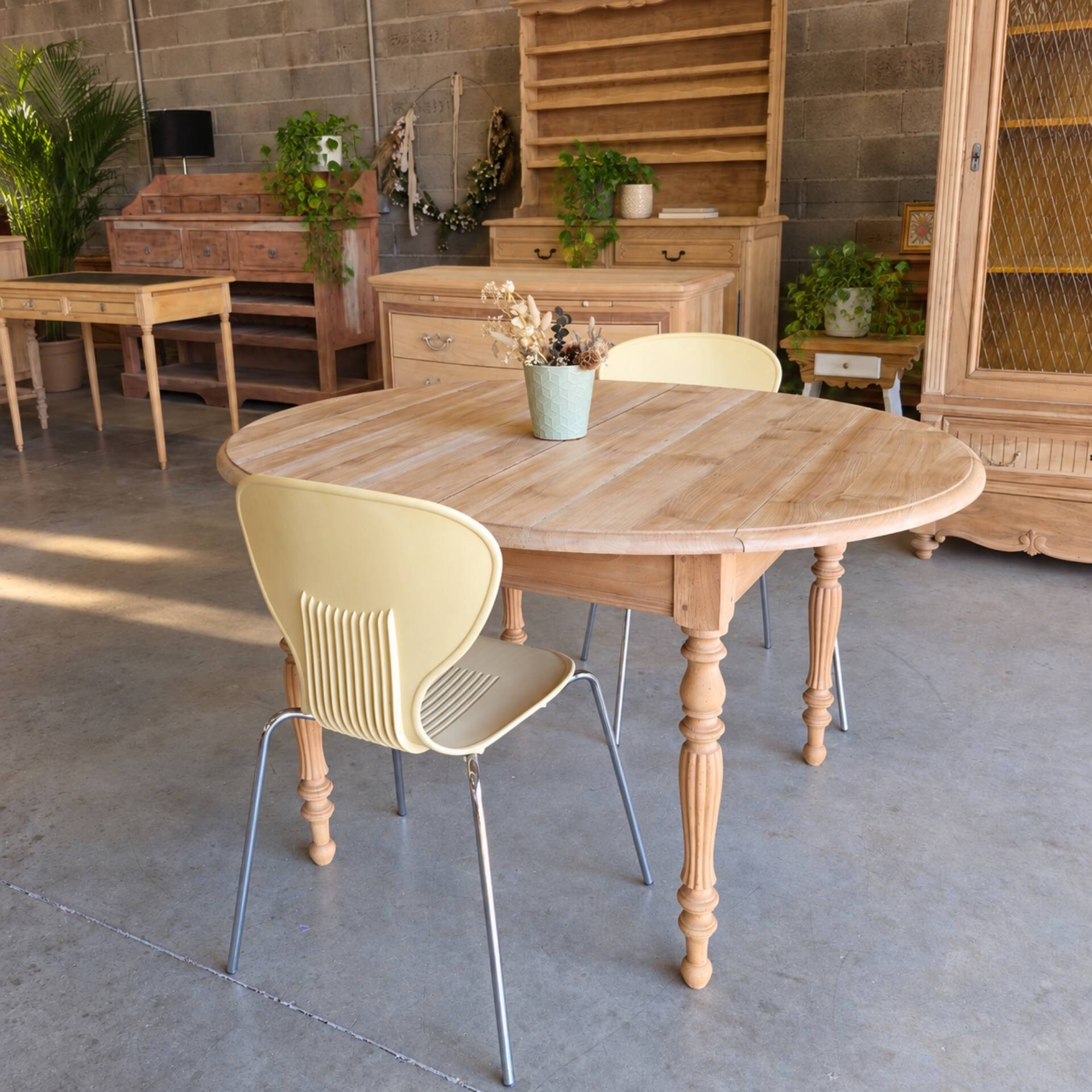 Oval solid cherry wood table with drop leaves + 2 extensions