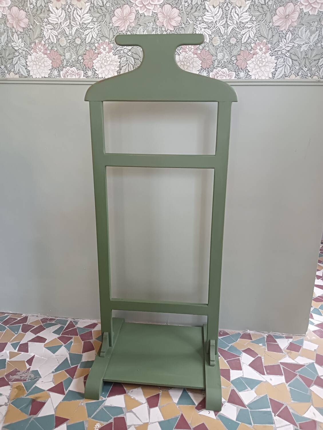 Olive green valet