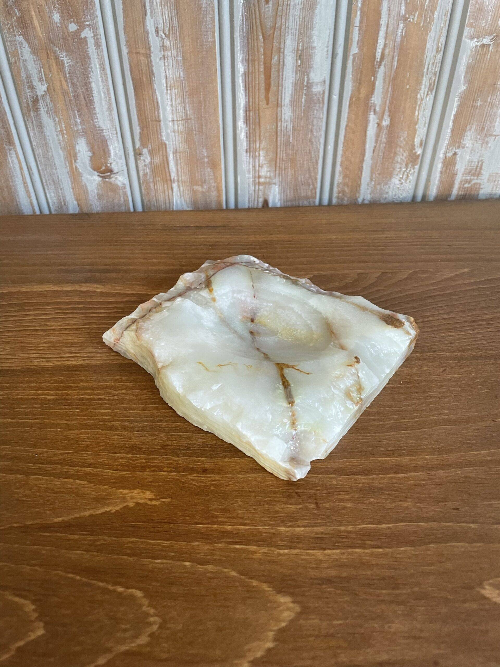 Vintage ashtray in onyx