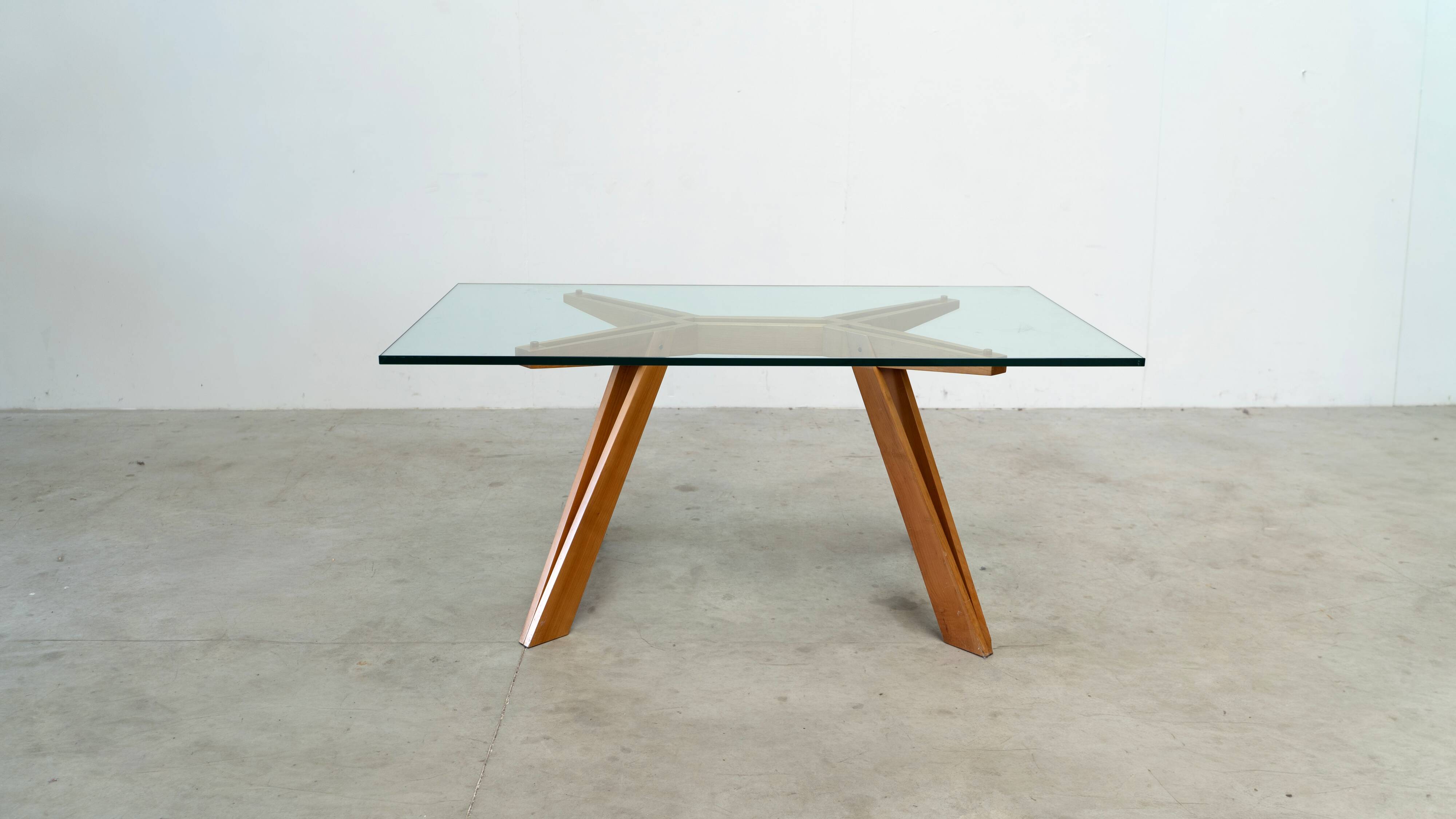 Table à manger sculpturale italienne