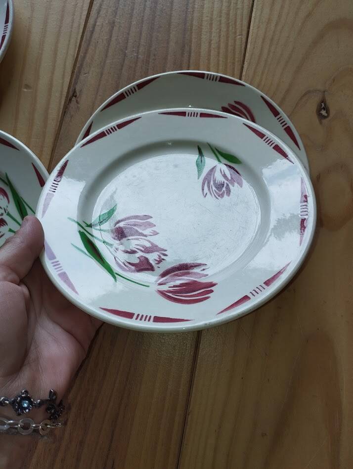 Lot de 4 assiettes à dessert anciennes de la manufacture Badonvill