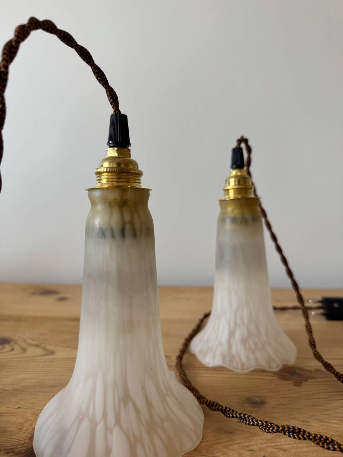 Paire de baladeuses en verre de Clichy